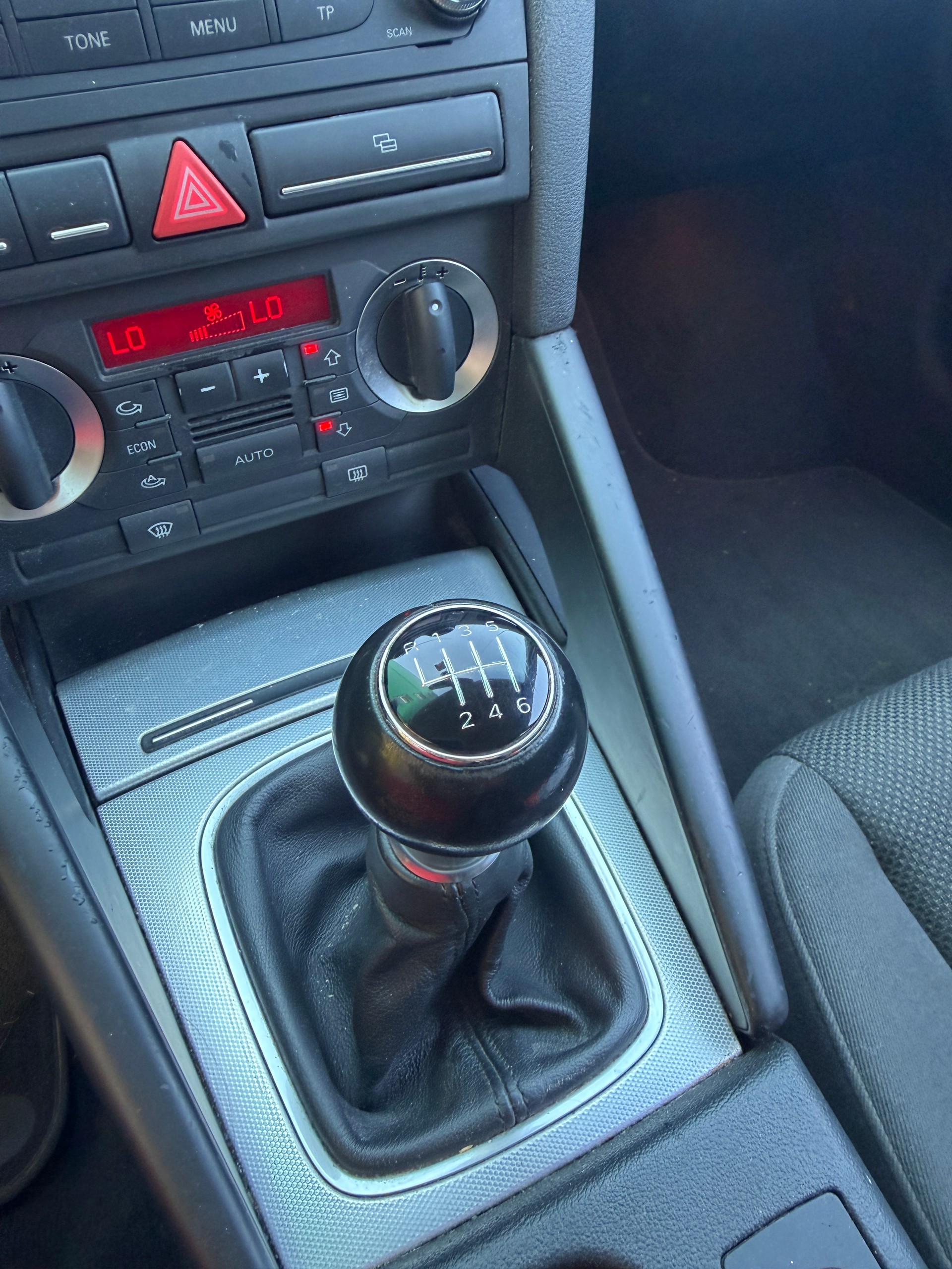 AUDI A3 Sportback 1.8 Turbo FSI Attraction-image-11