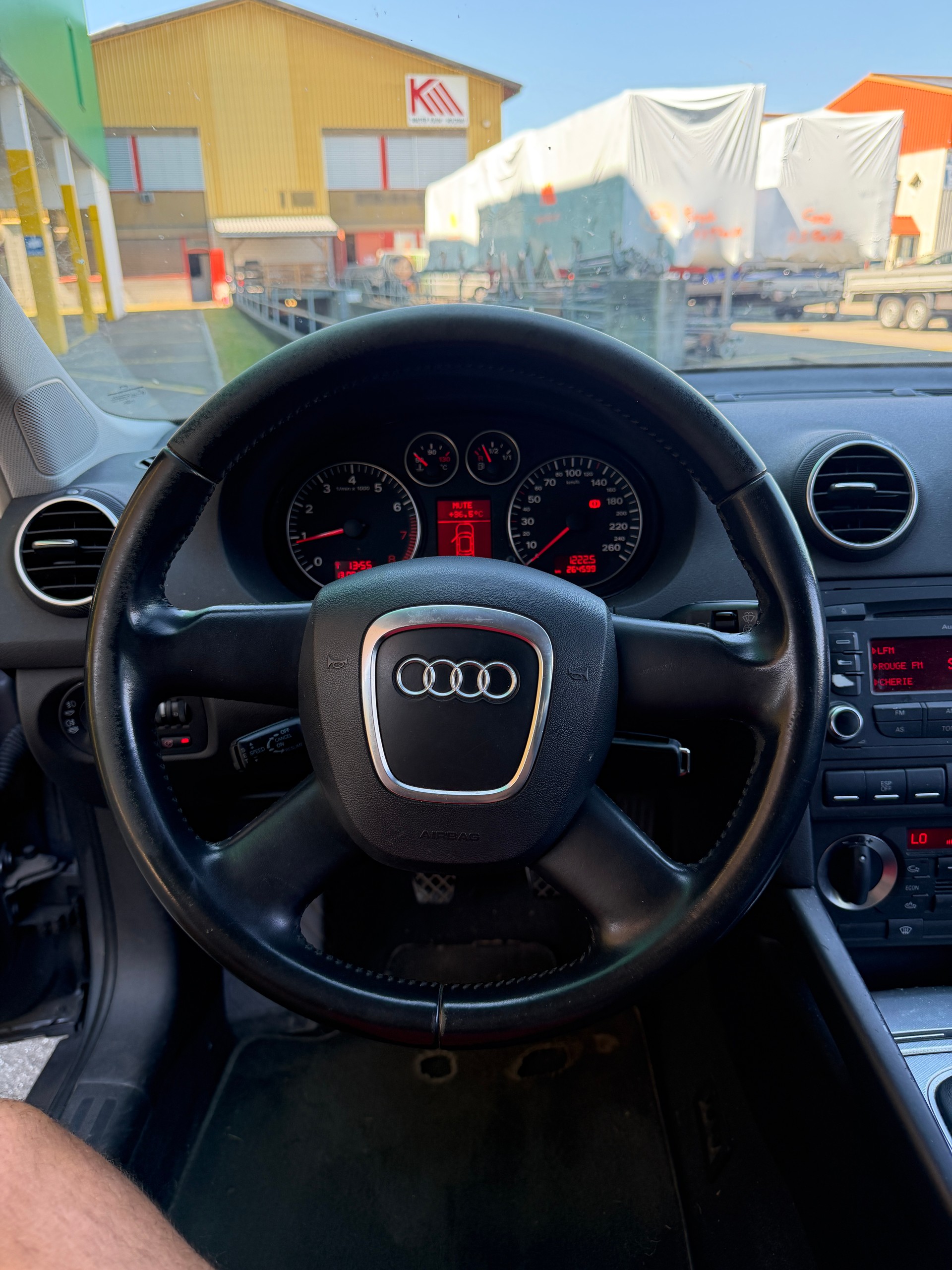 AUDI A3 Sportback 1.8 Turbo FSI Attraction-image-12