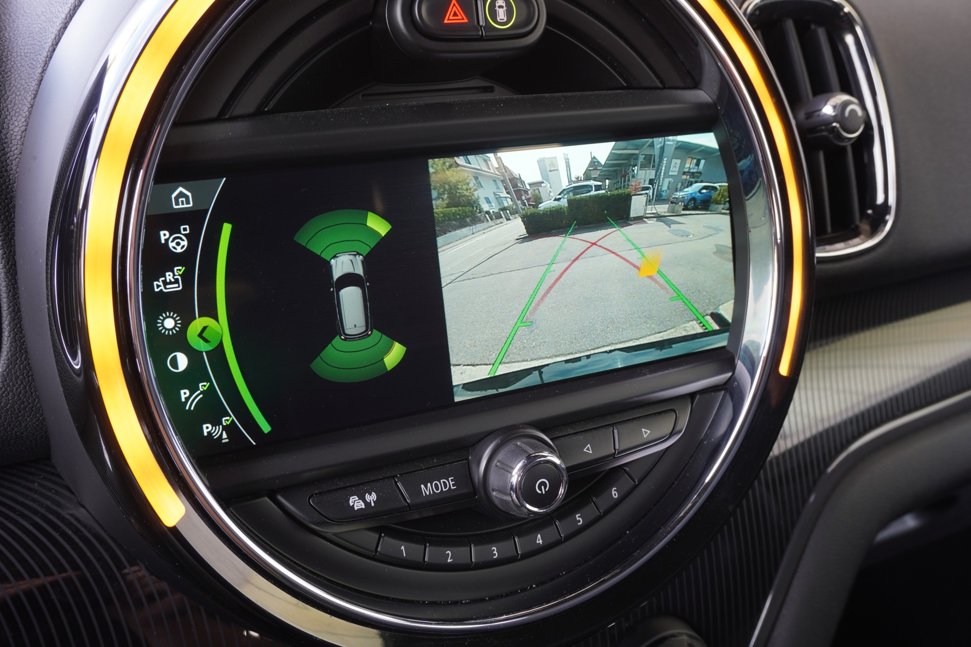 MINI Countryman Cooper S E ALL4 Steptronic-image-9