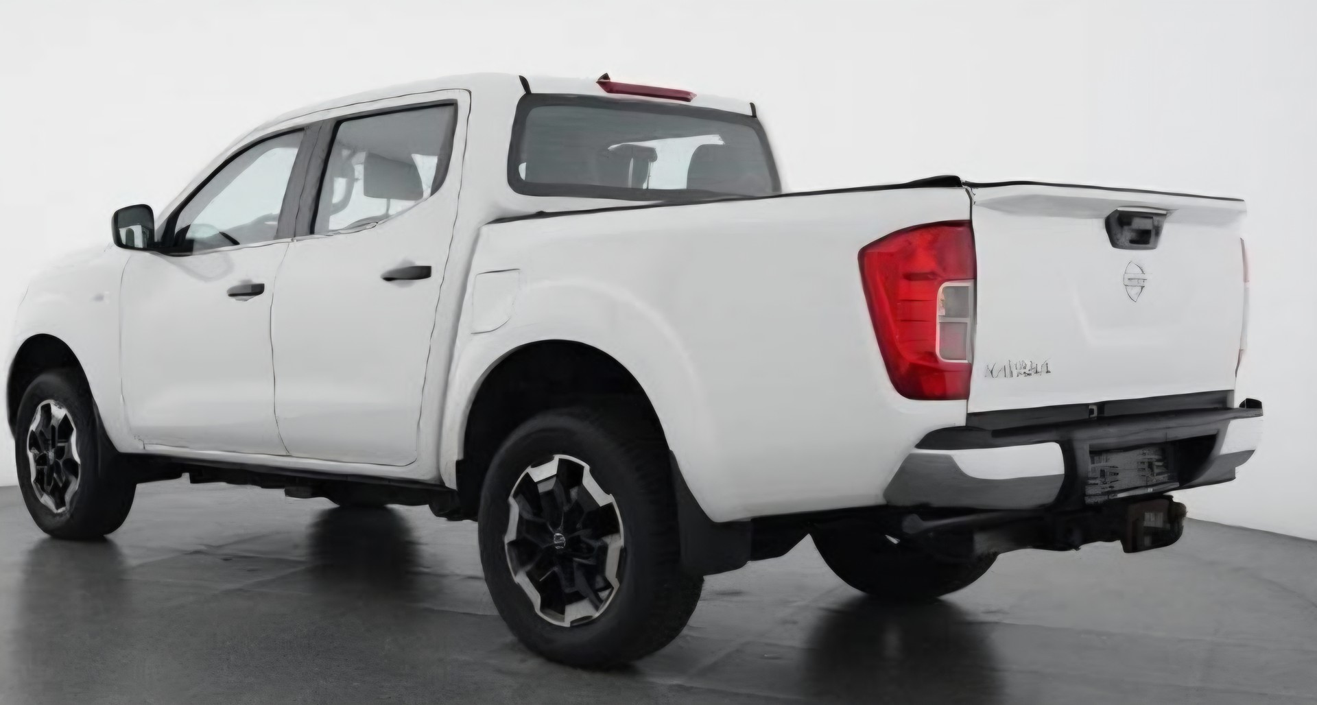 NISSAN Navara Double Cab Acenta 2.3 dCi 4WD-image-3