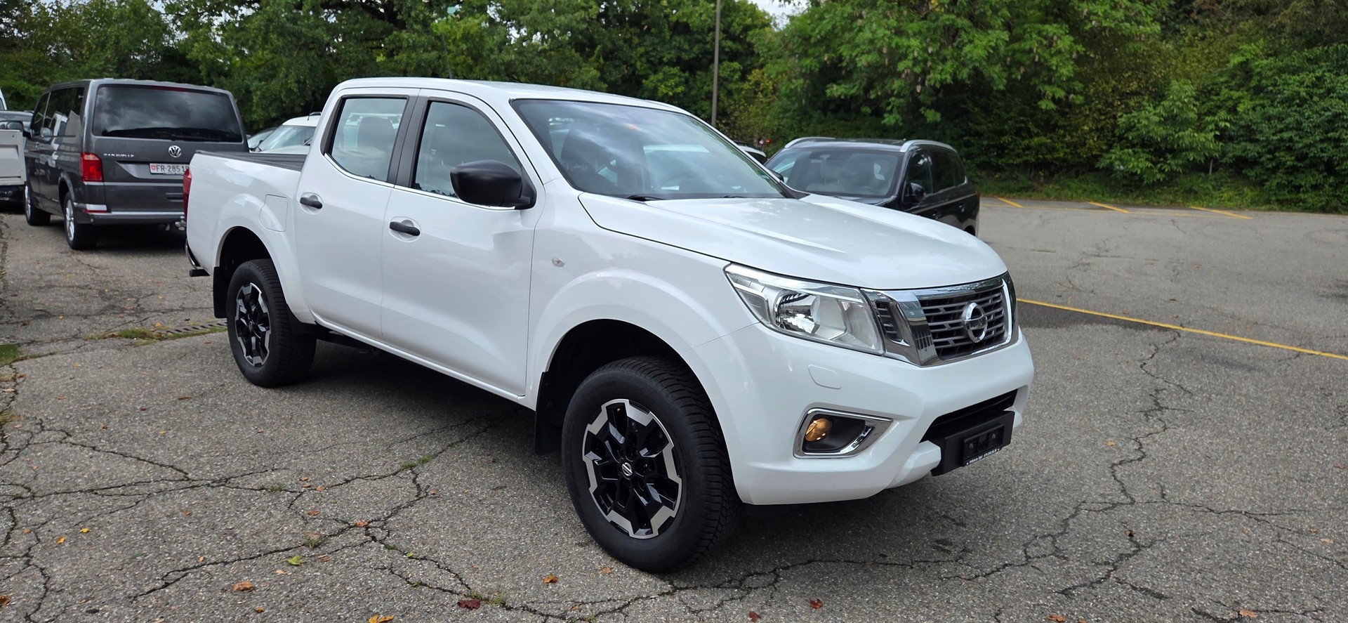 NISSAN Navara Double Cab Acenta 2.3 dCi 4WD-image-2