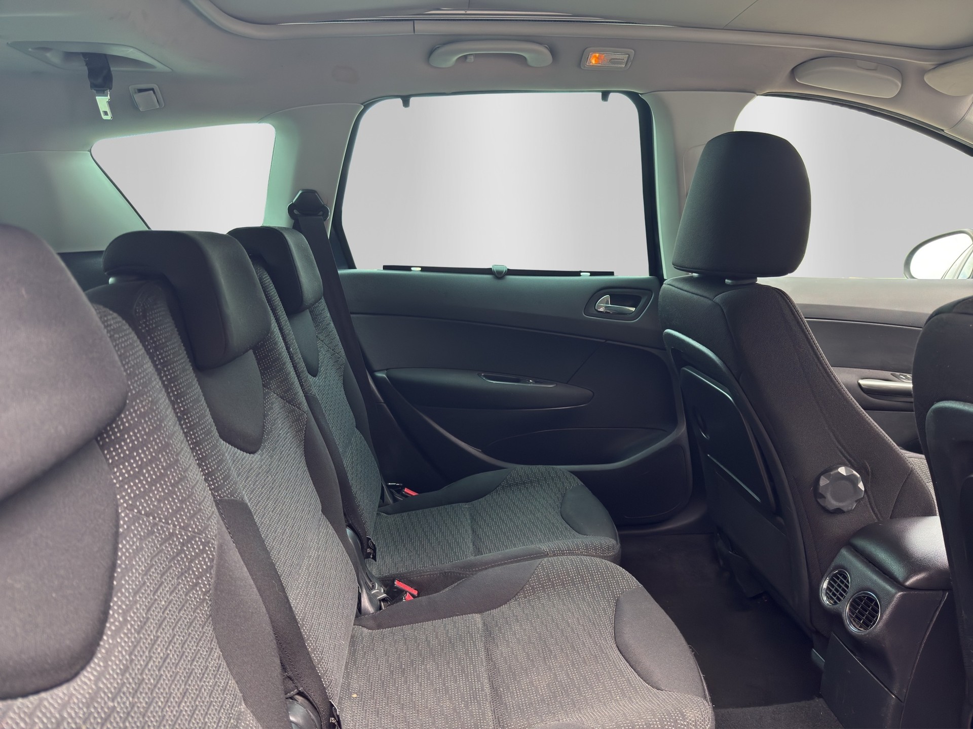 PEUGEOT 308 SW 1.6 16V Turbo Allure Automatic-image-14