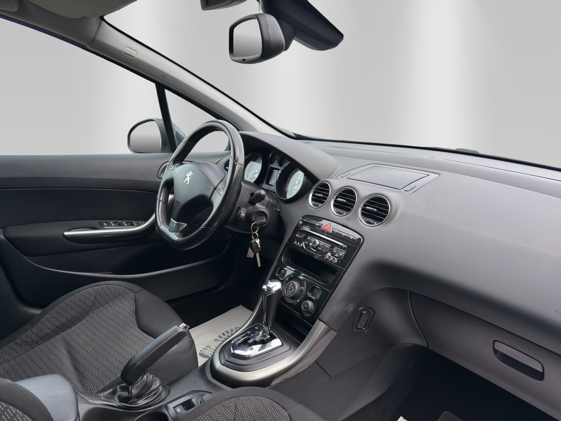 PEUGEOT 308 SW 1.6 16V Turbo Allure Automatic-image-12