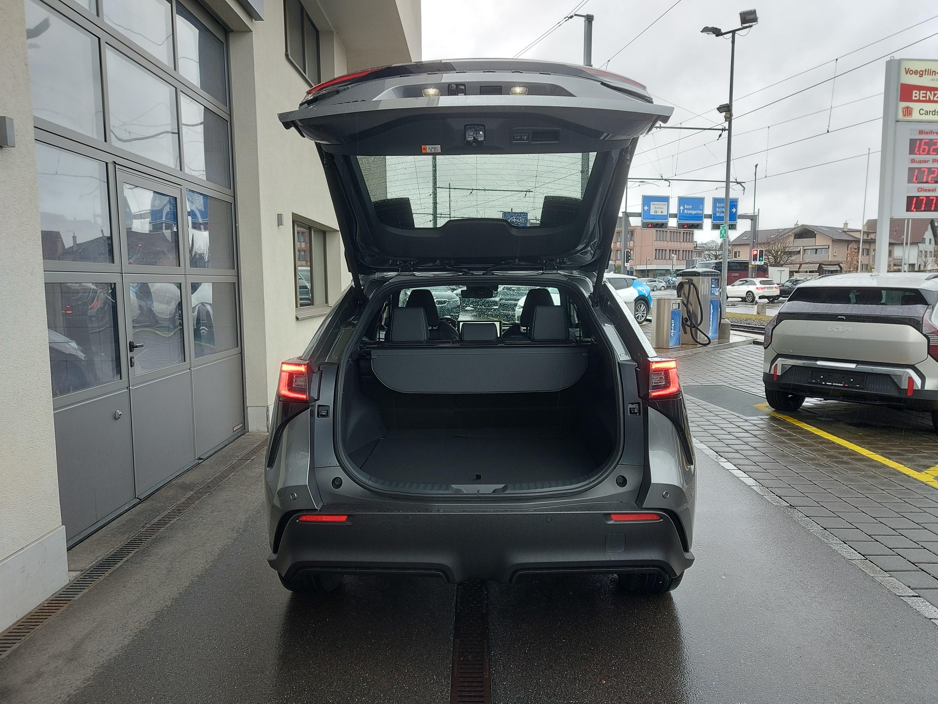 SUBARU Solterra eV Luxury AWD-image-5