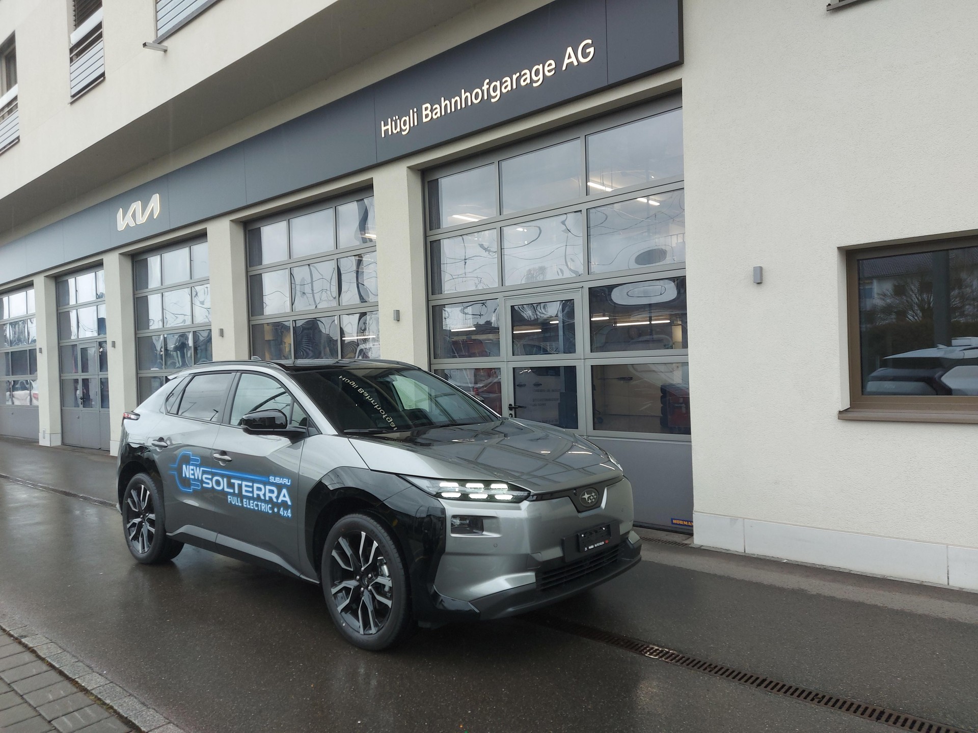 SUBARU Solterra eV Luxury AWD-image-0