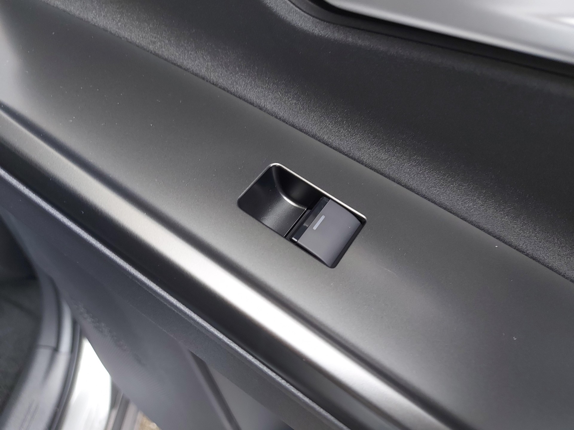 SUBARU Solterra eV Luxury AWD-image-14