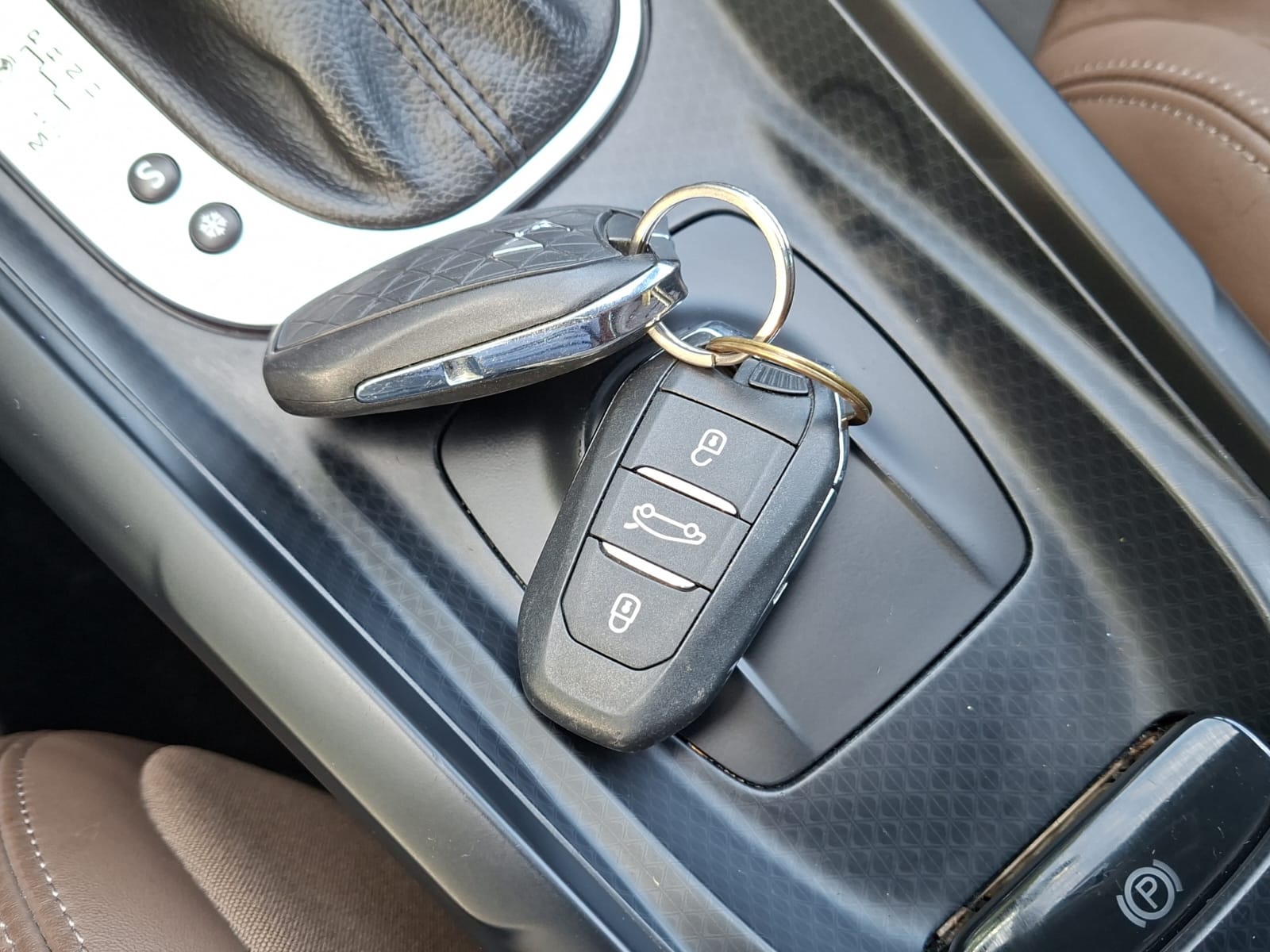 DS AUTOMOBILES DS 4 2.0 BlueHDi SO Chic Automatic-image-16