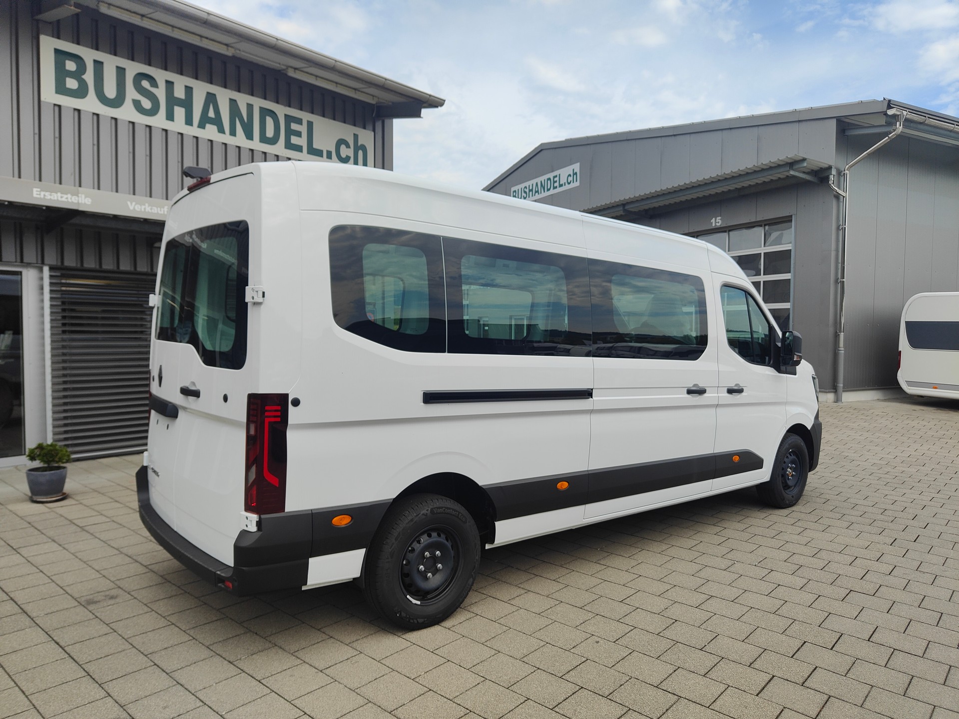 RENAULT Schulbus mit 21 Sitzplätze-image-1