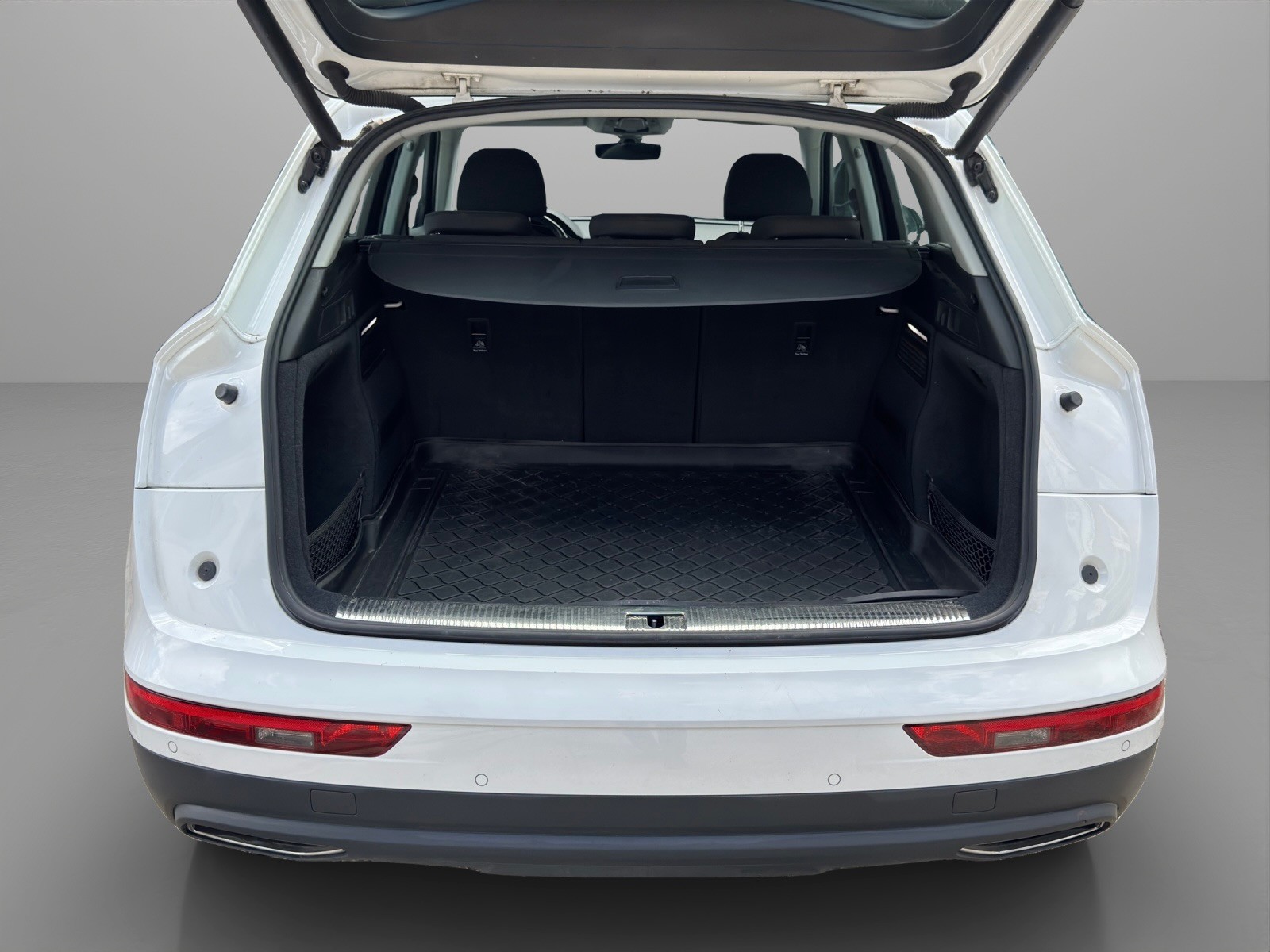 AUDI Q5 35 TDI quattro S-tronic-image-11