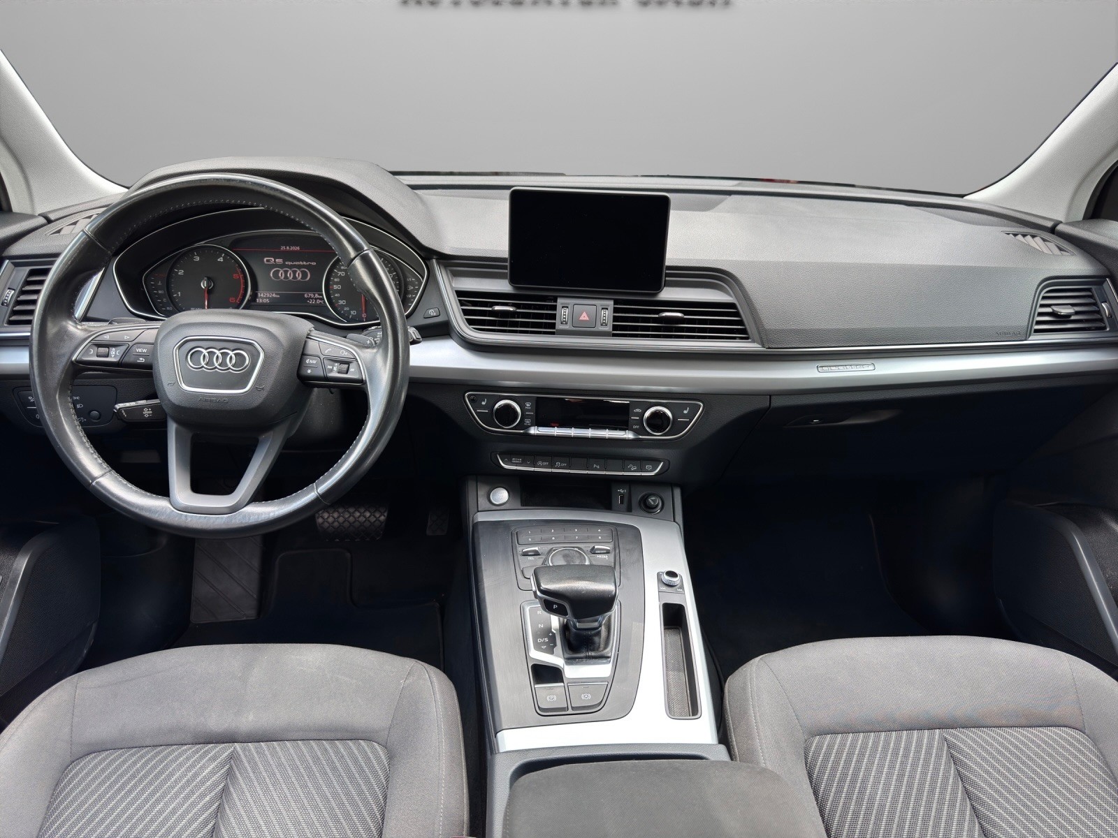 AUDI Q5 35 TDI quattro S-tronic-image-8
