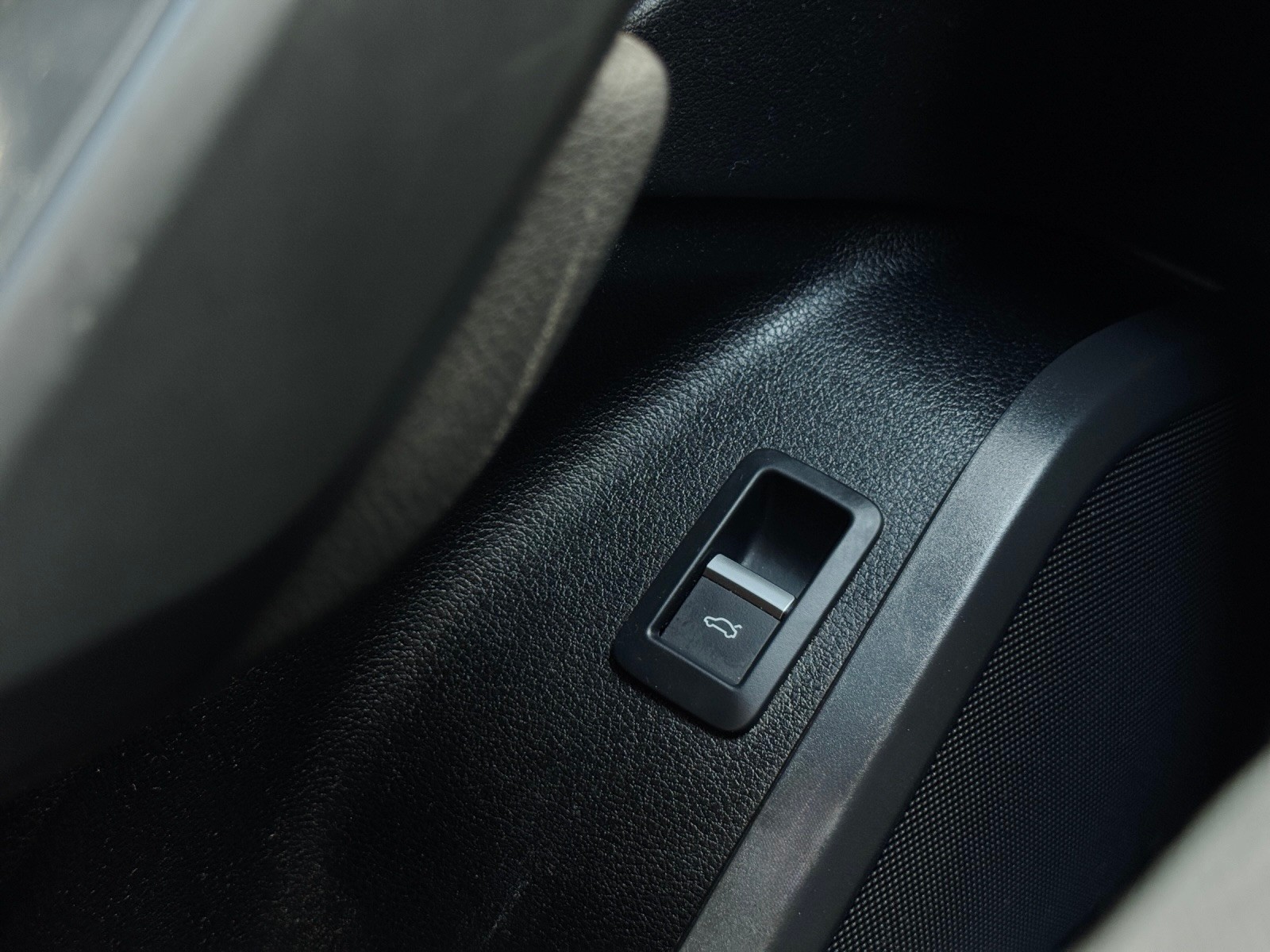 AUDI Q5 35 TDI quattro S-tronic-image-20