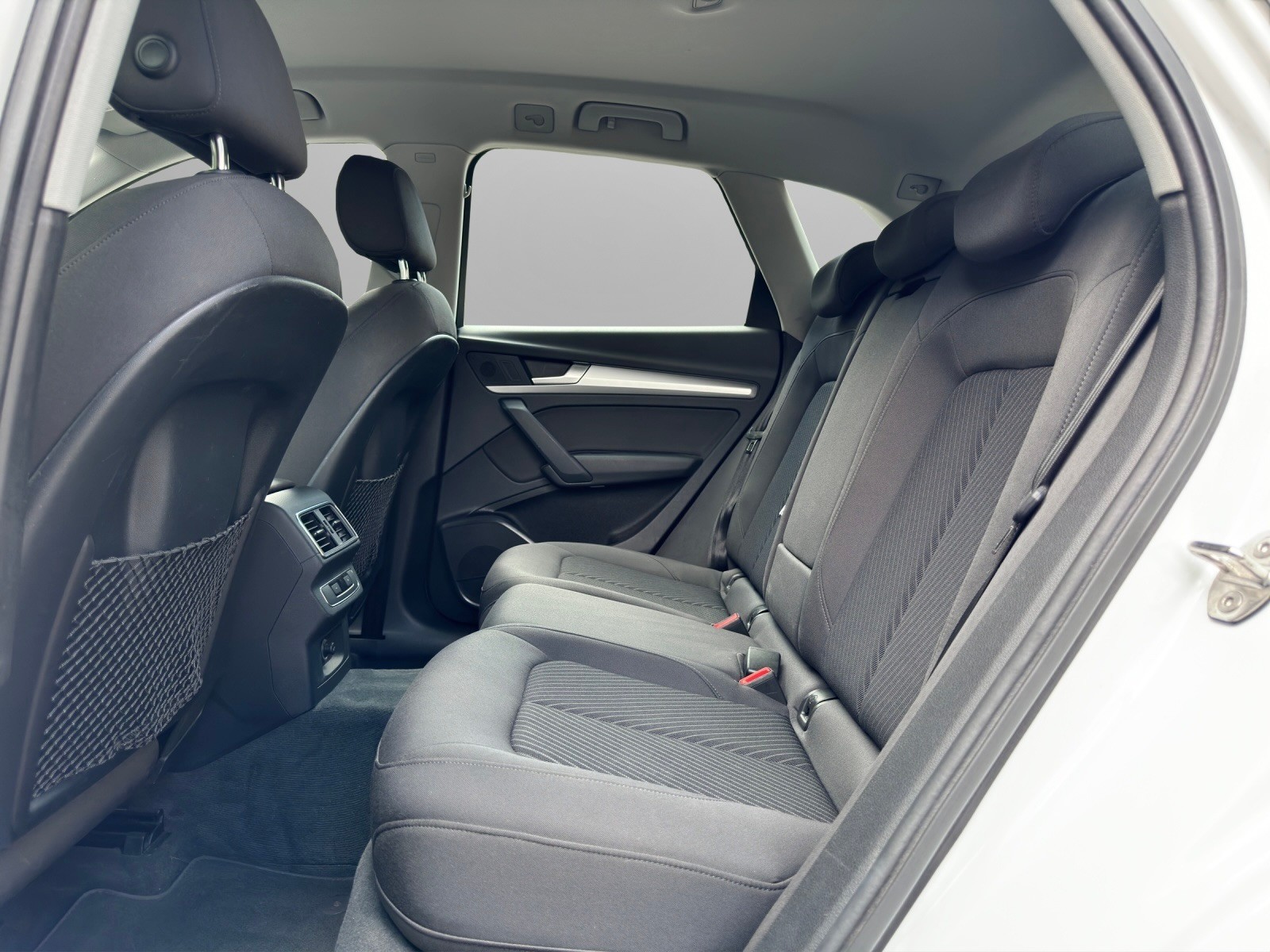 AUDI Q5 35 TDI quattro S-tronic-image-10