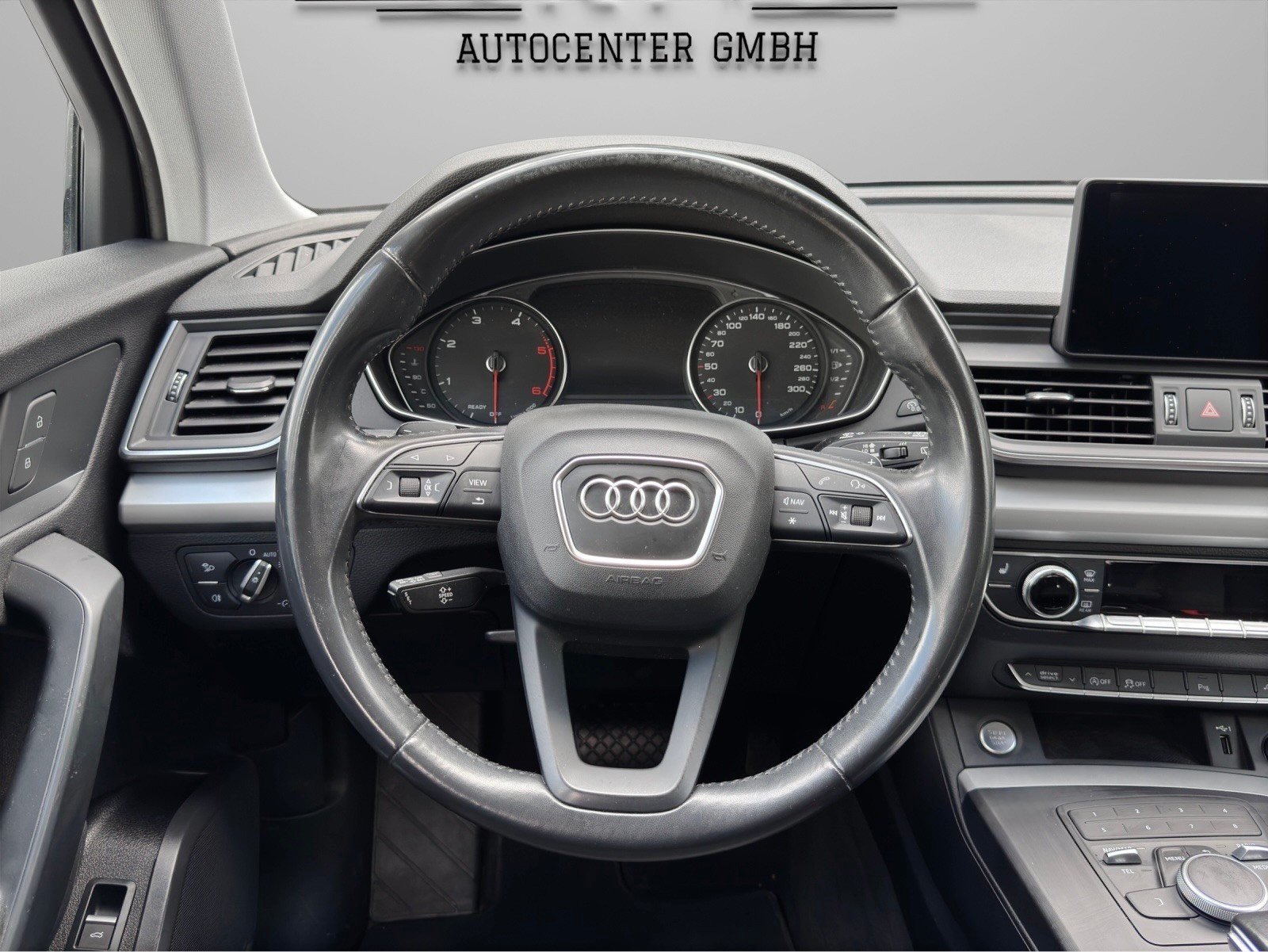 AUDI Q5 35 TDI quattro S-tronic-image-9