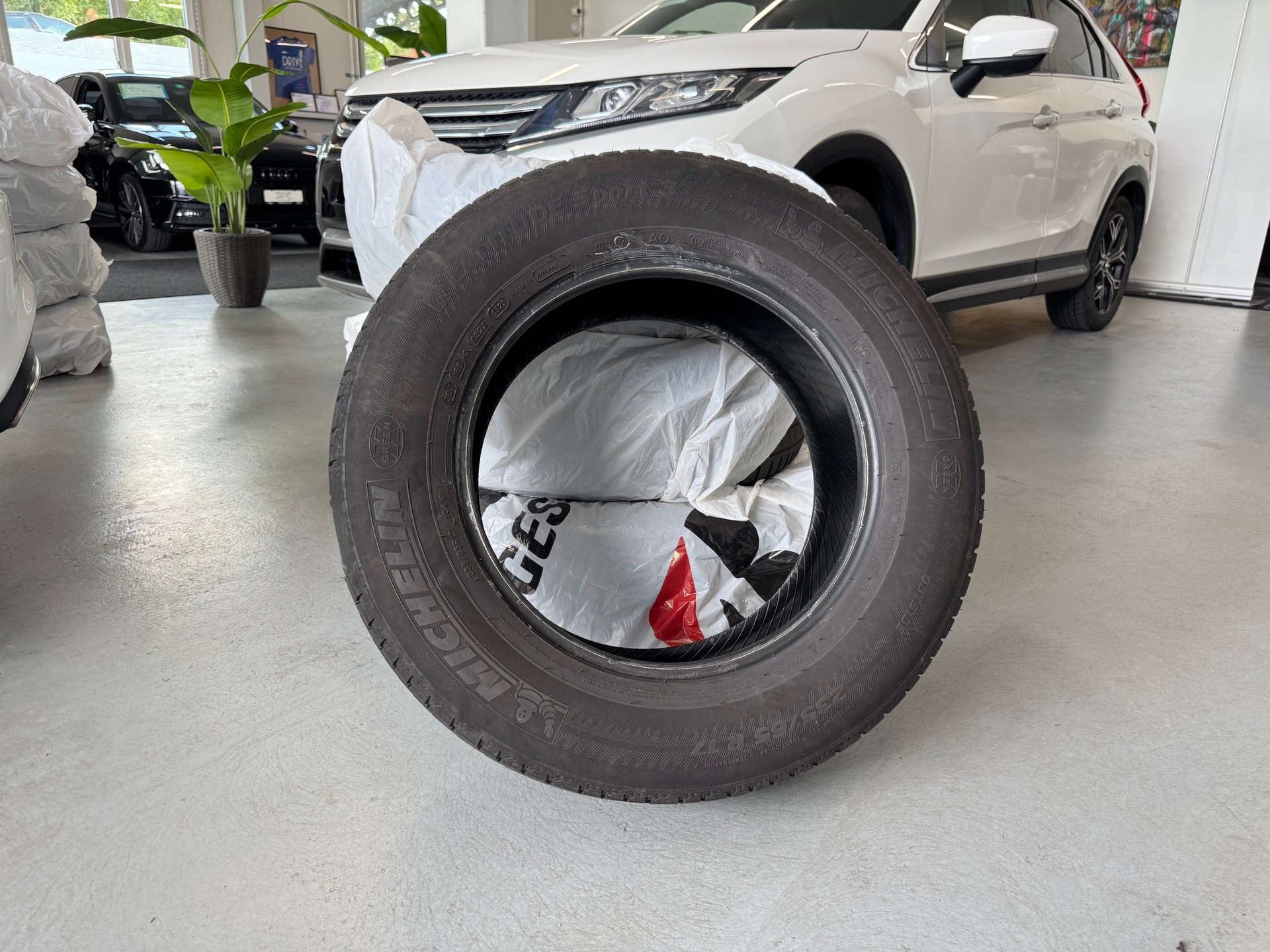 AUDI Q5 35 TDI quattro S-tronic-image-24