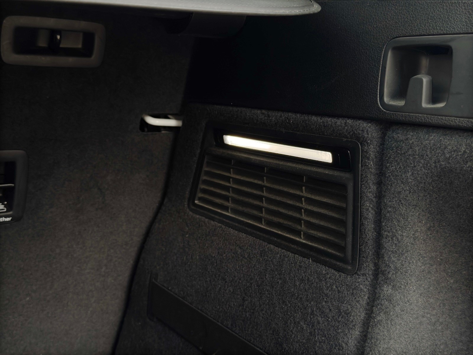 AUDI Q5 35 TDI quattro S-tronic-image-22