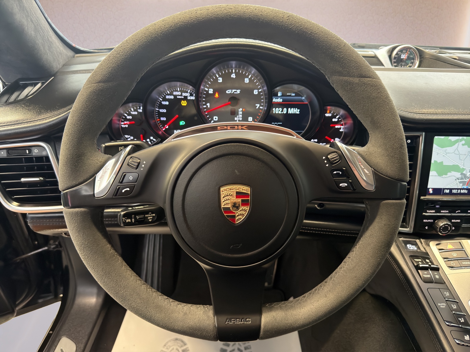 PORSCHE Panamera GTS 4.8 PDK-image-11
