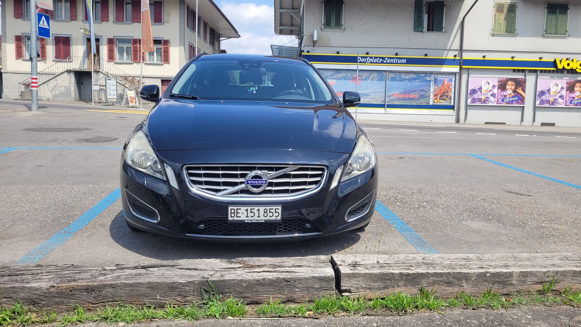 VOLVO 2.0 D3 Basis-image-1