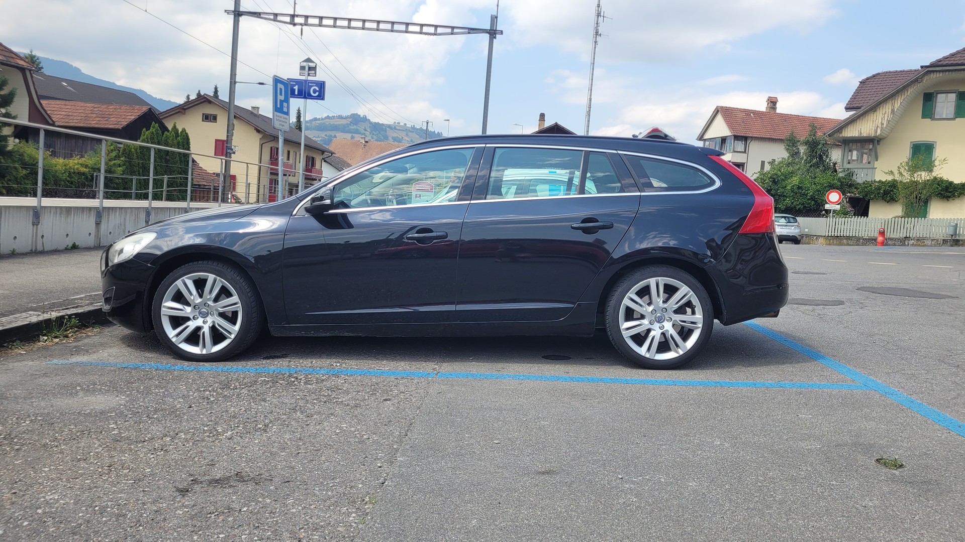 VOLVO 2.0 D3 Basis-image-4