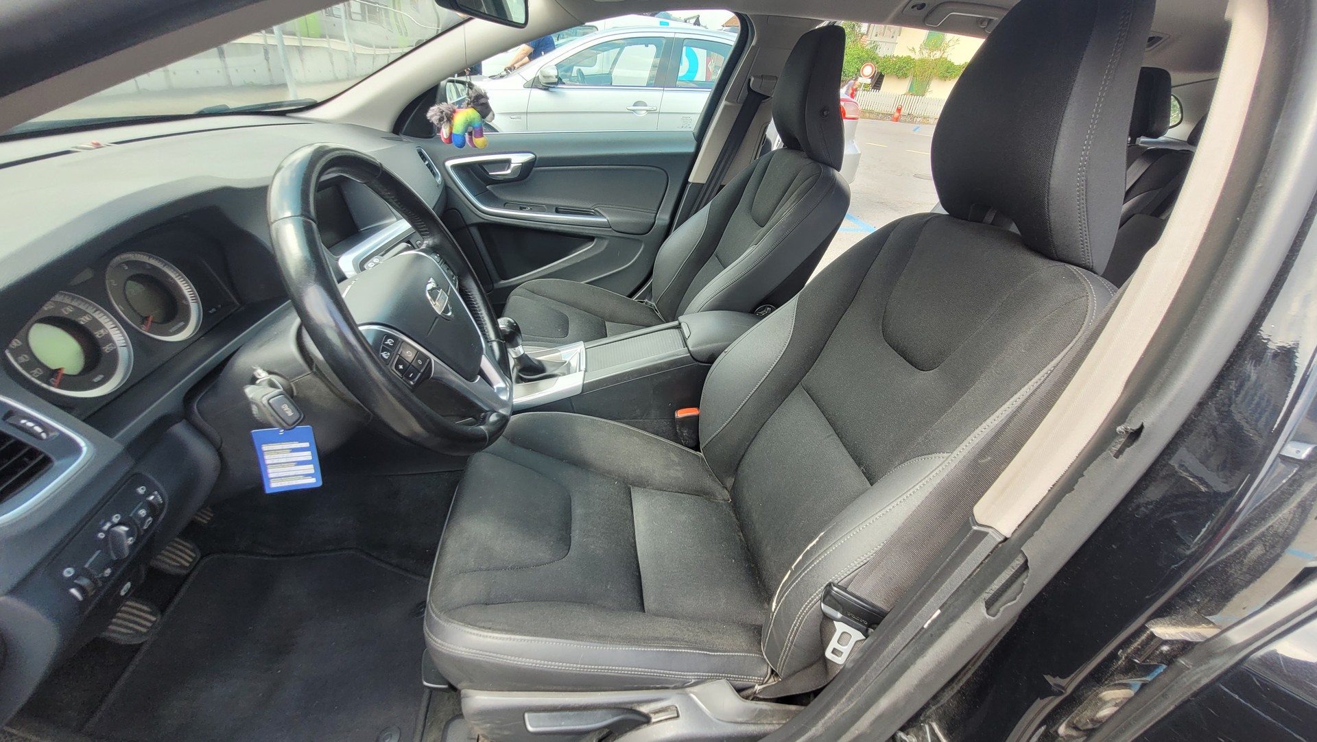 VOLVO 2.0 D3 Basis-image-2