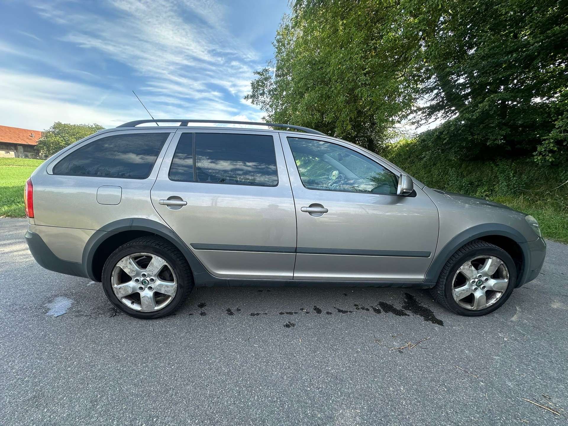 SKODA Octavia Combi 1.8 TSI Scout 4x4-image-7