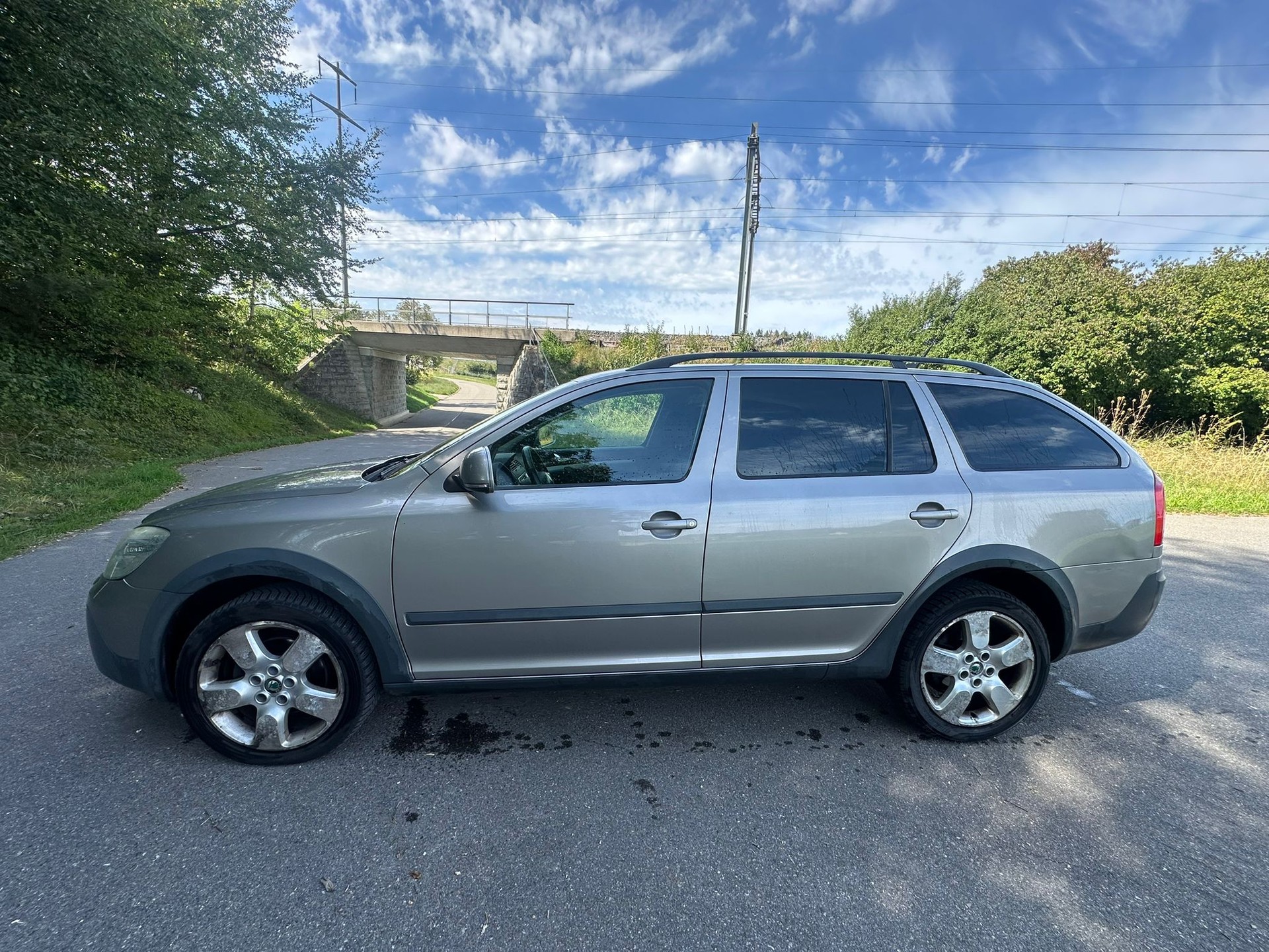 SKODA Octavia Combi 1.8 TSI Scout 4x4-image-6