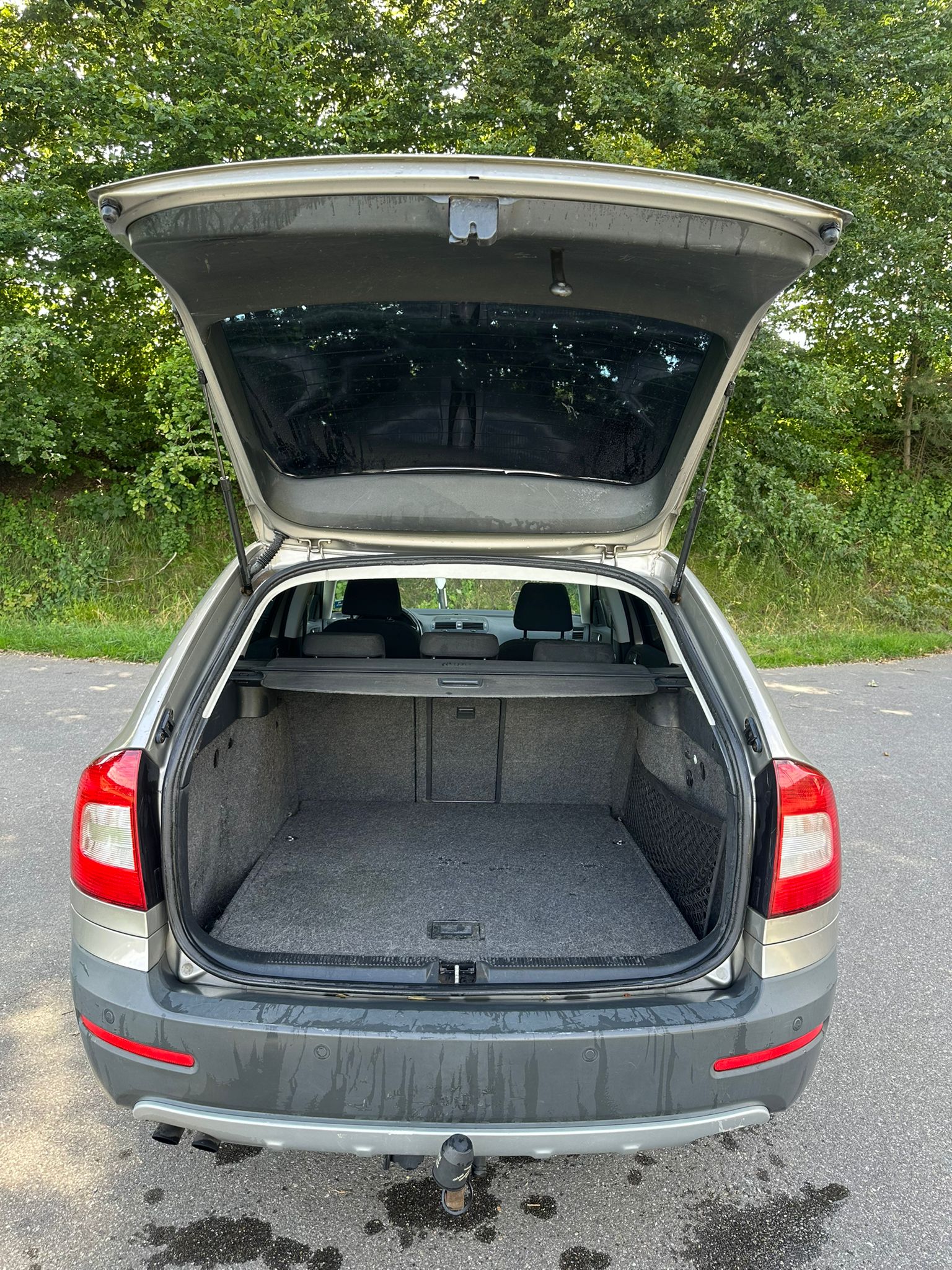 SKODA Octavia Combi 1.8 TSI Scout 4x4-image-12