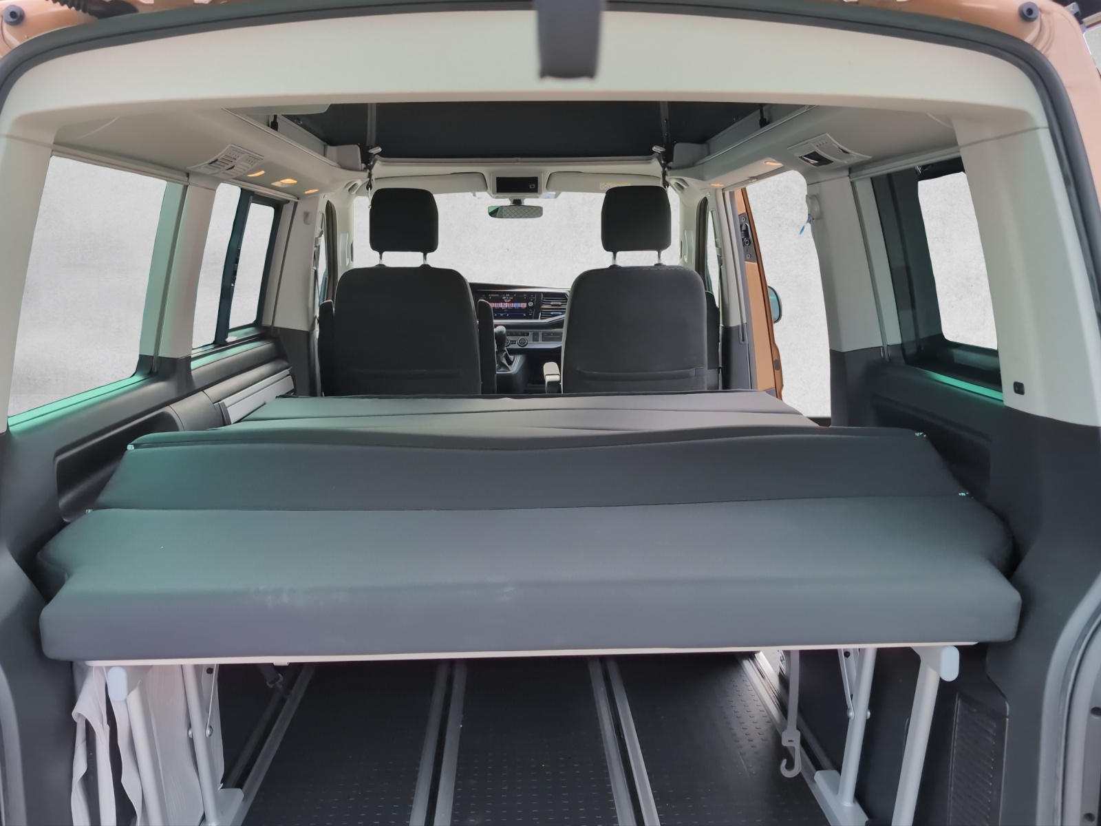 VW California 6.1 Beach Liberty Spirit-image-11