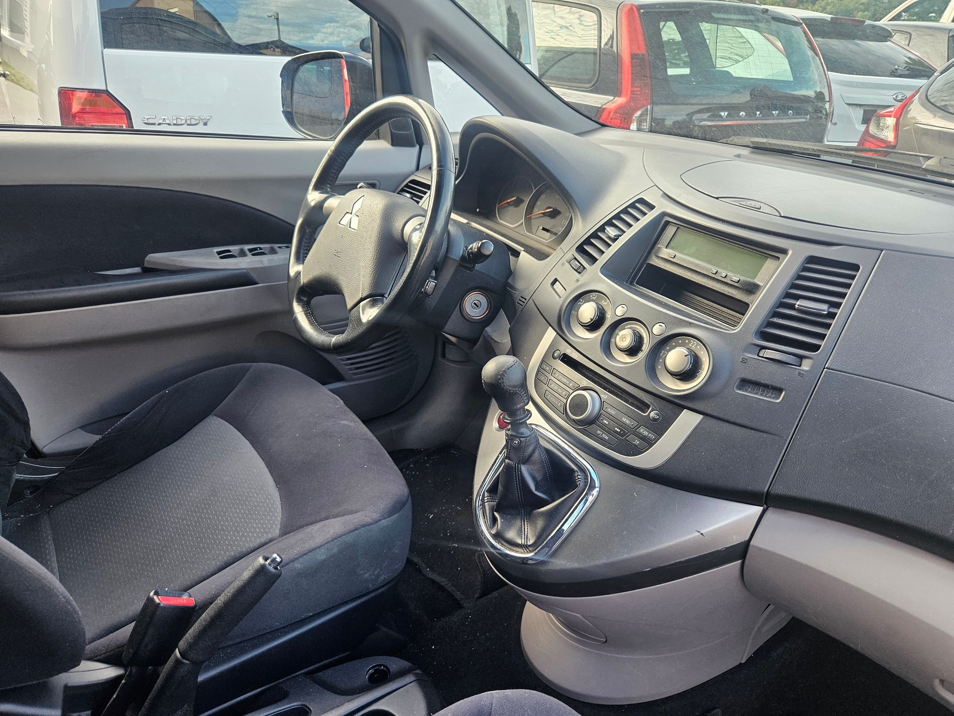 MITSUBISHI Grandis 2.0 16V DID Swiss Edition-image-7