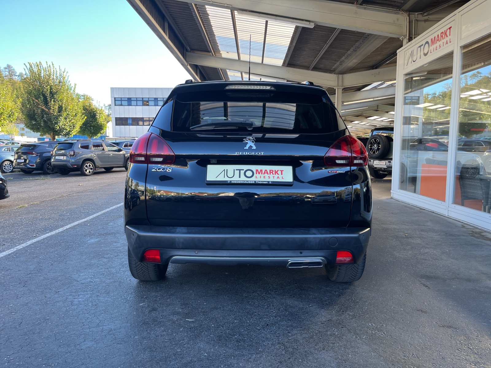 PEUGEOT 2008 1.2 PureTech GT Line EAT6-image-3
