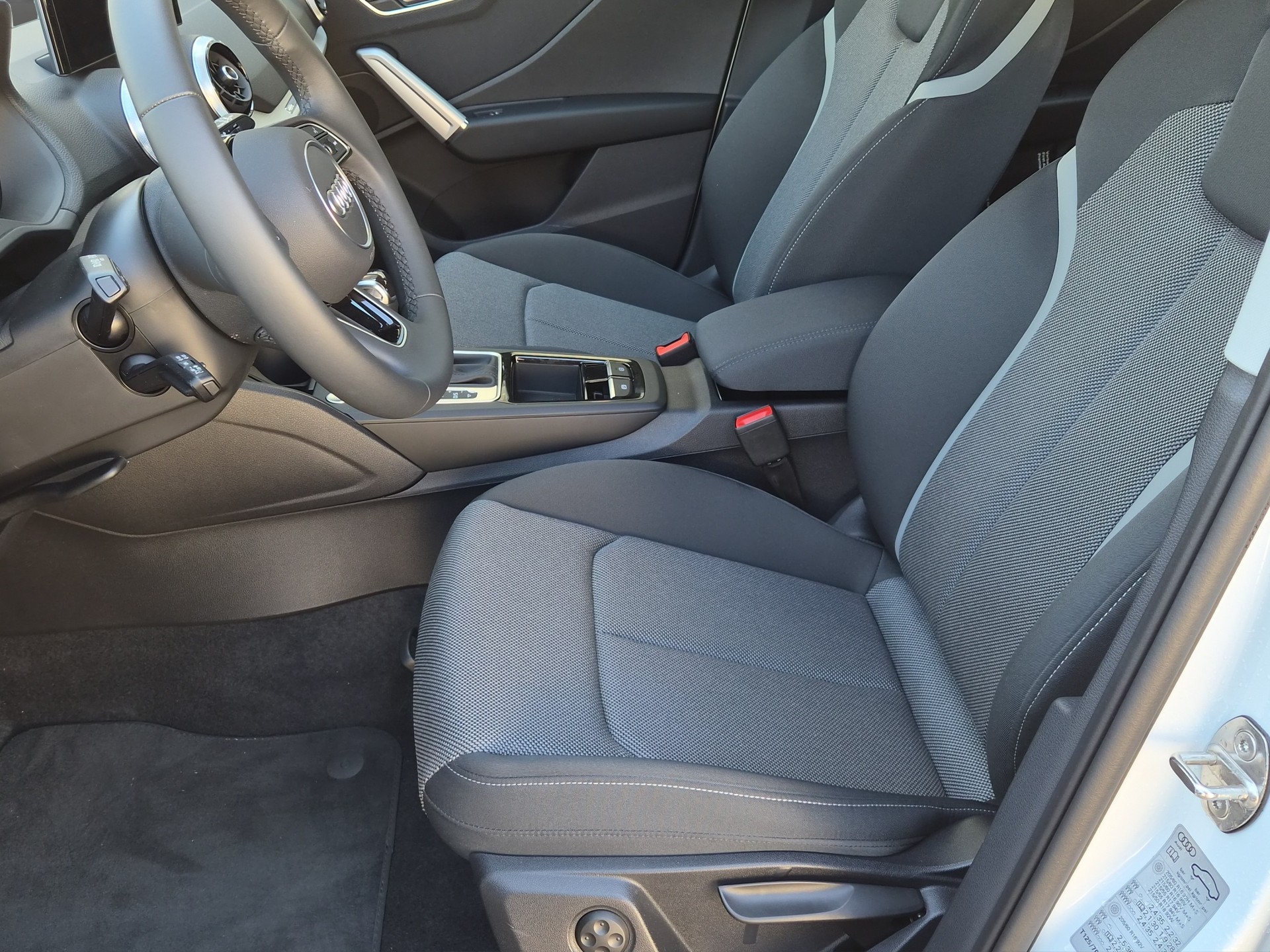 AUDI Q2 35 TFSI S line S-tronic-image-8