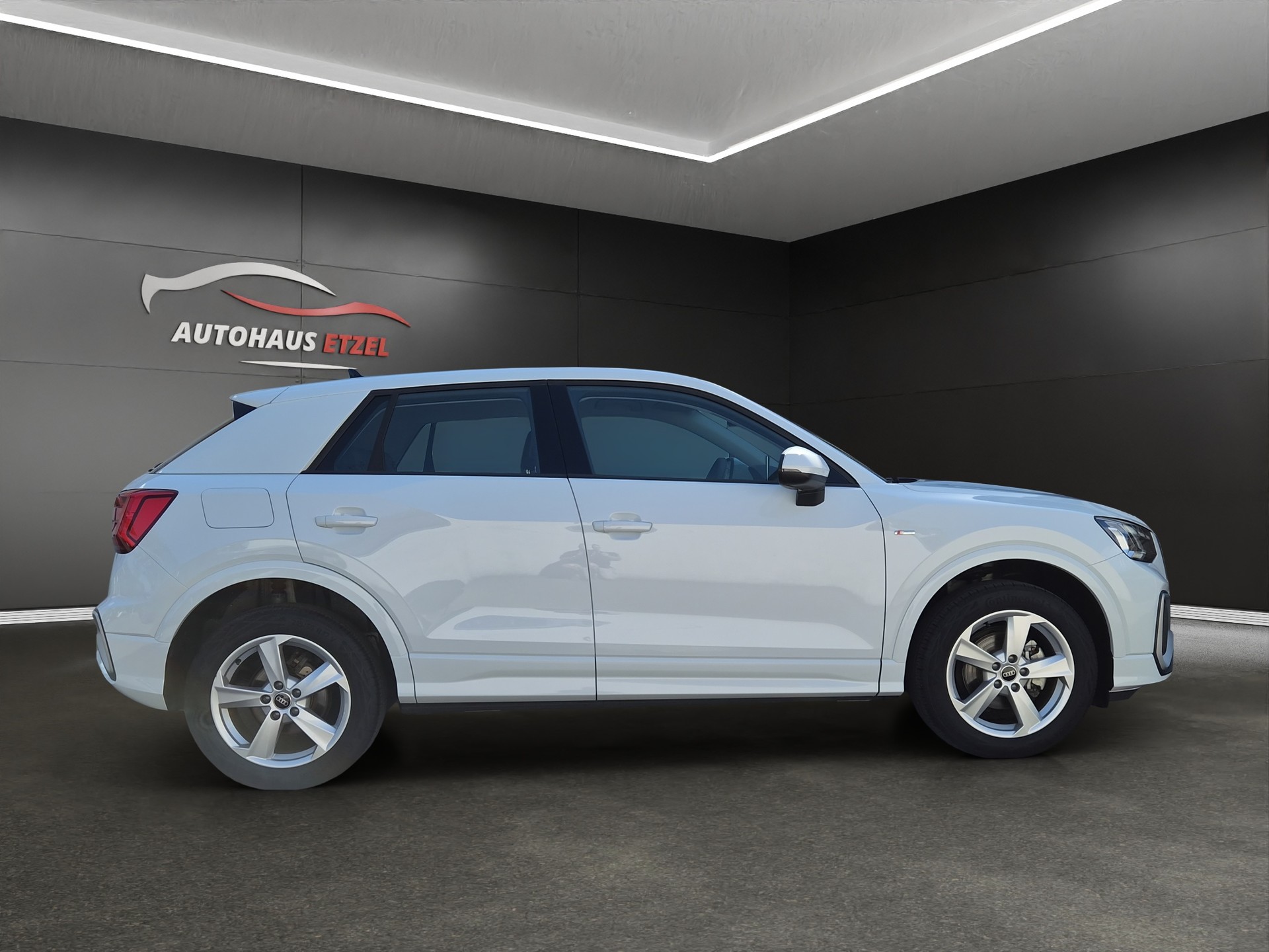 AUDI Q2 35 TFSI S line S-tronic-image-3