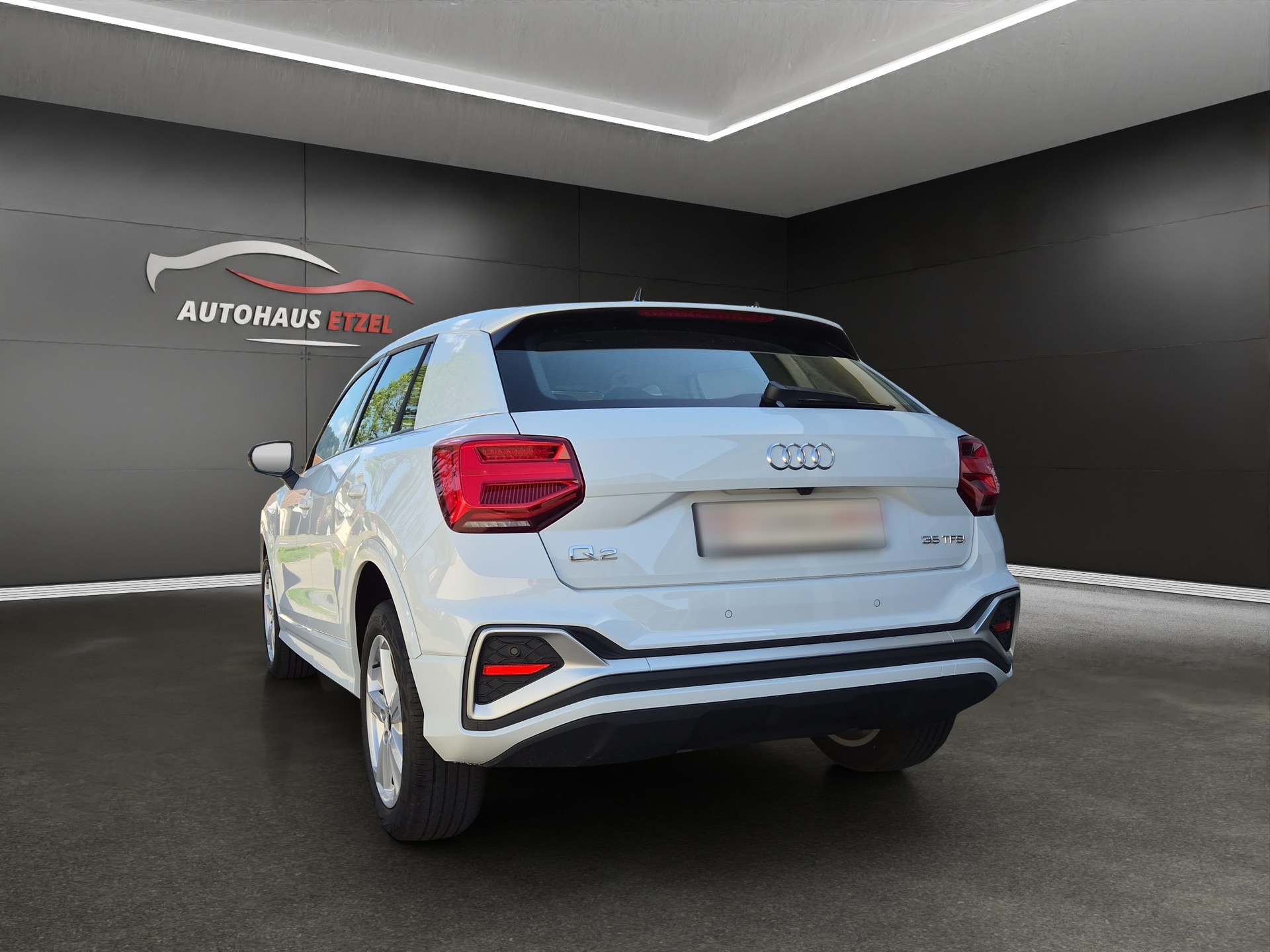 AUDI Q2 35 TFSI S line S-tronic-image-4