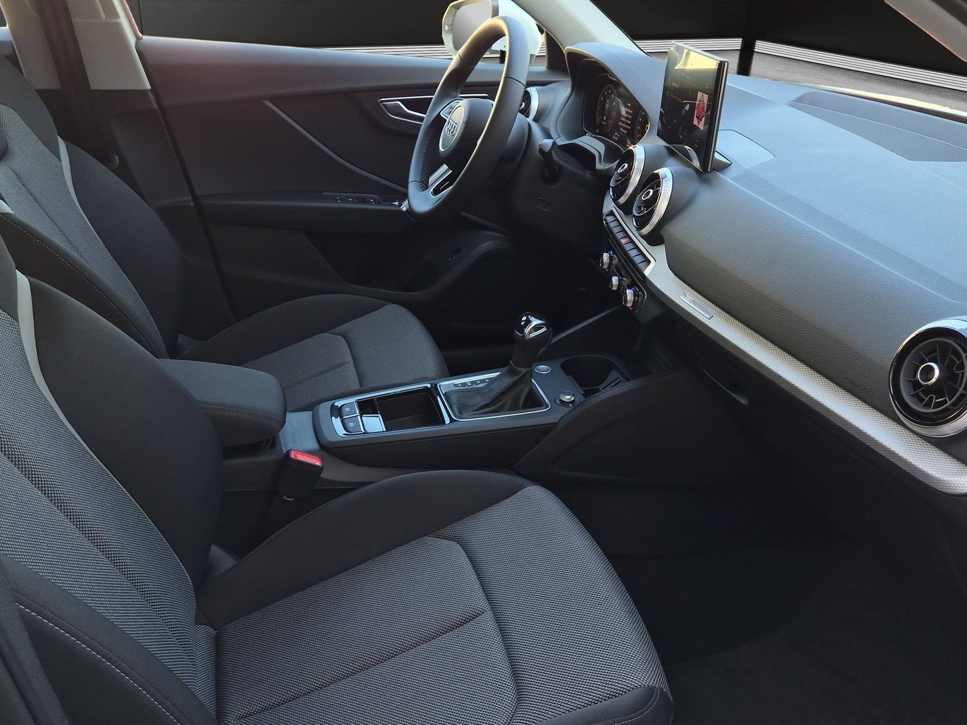 AUDI Q2 35 TFSI S line S-tronic-image-11