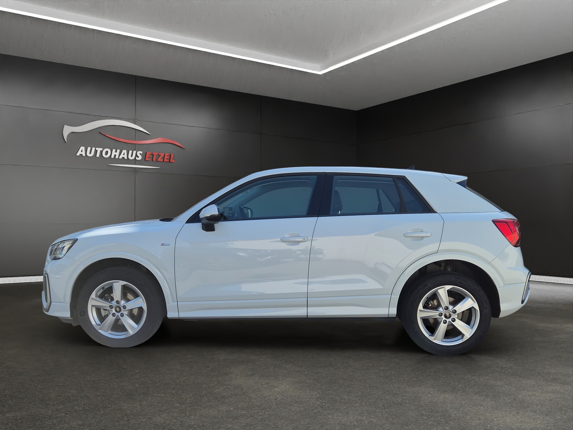 AUDI Q2 35 TFSI S line S-tronic-image-1