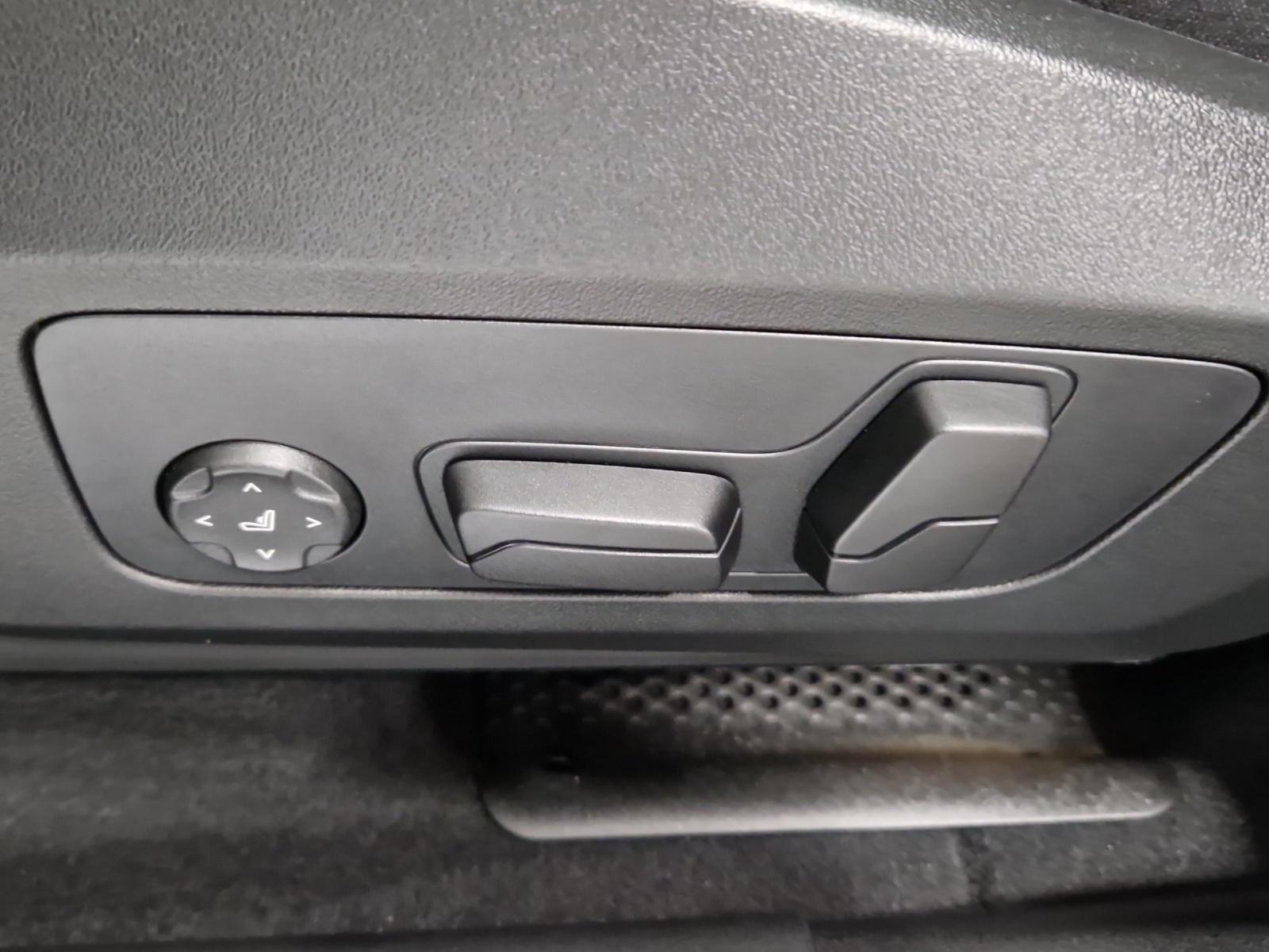 BMW X1 xDrive23i M Sport Pro-image-15