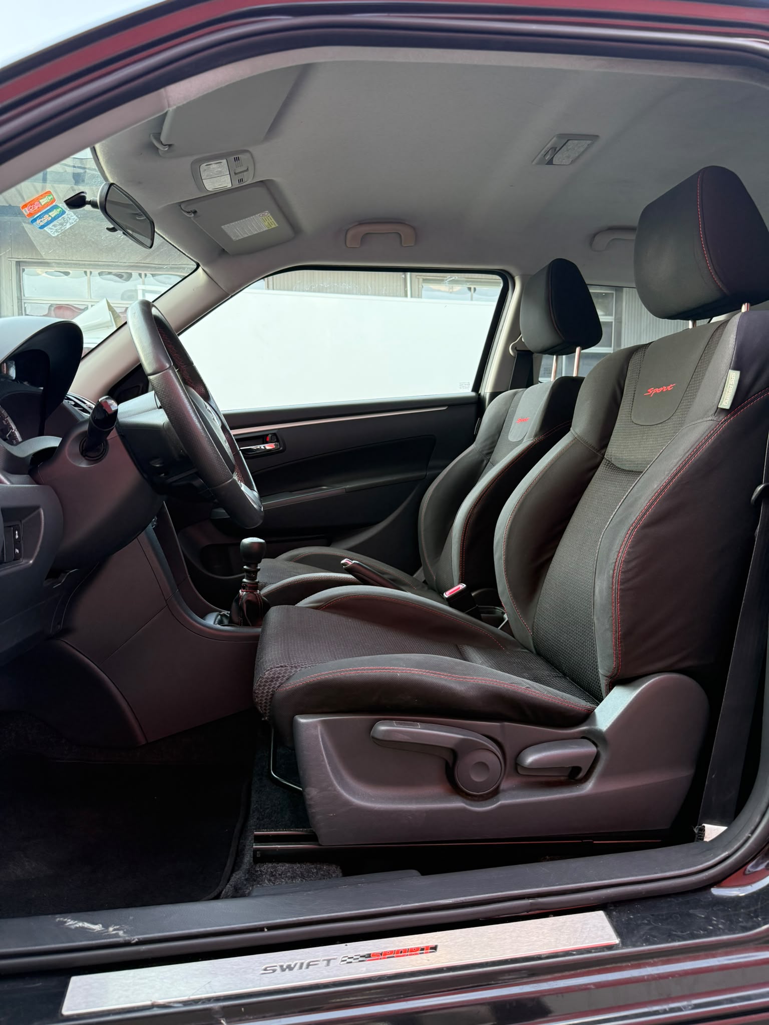SUZUKI Swift 1.6i 16V Sport-image-5