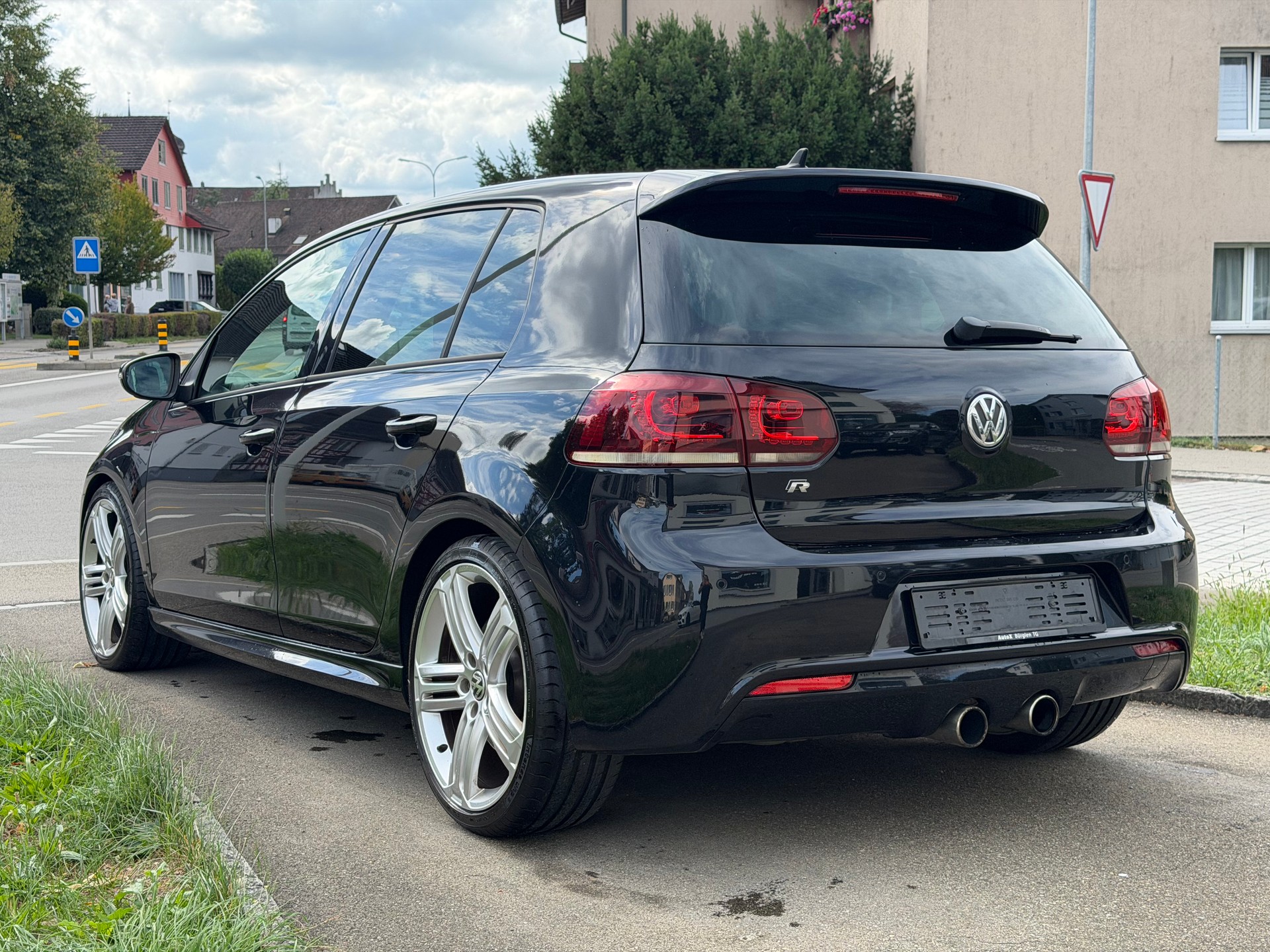VW Golf 2.0 TSI R 4Motion DSG-image-5
