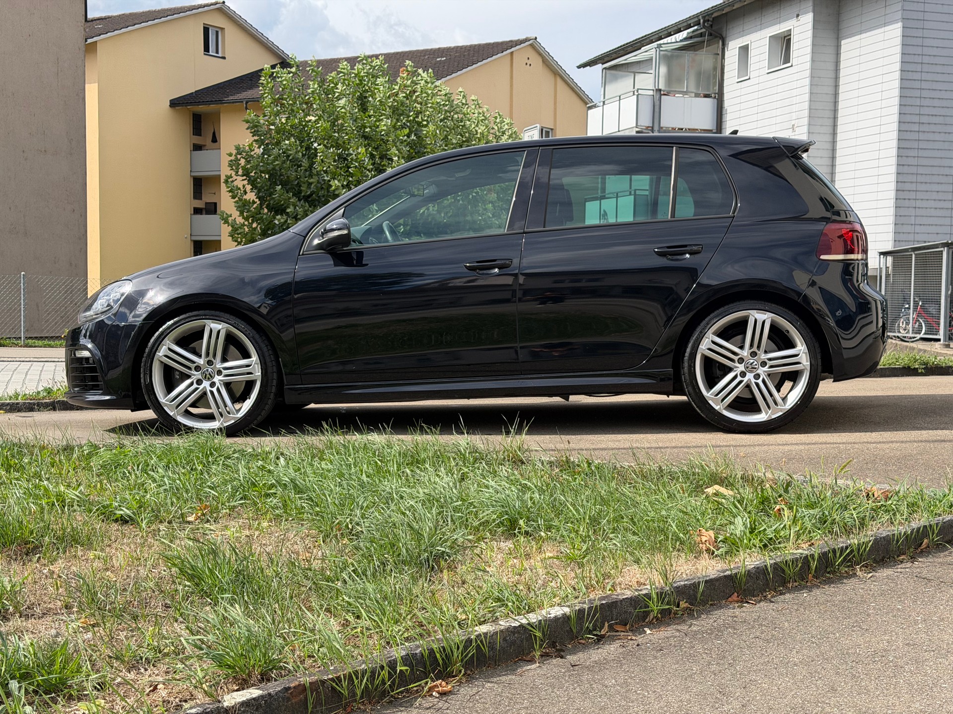 VW Golf 2.0 TSI R 4Motion DSG-image-4