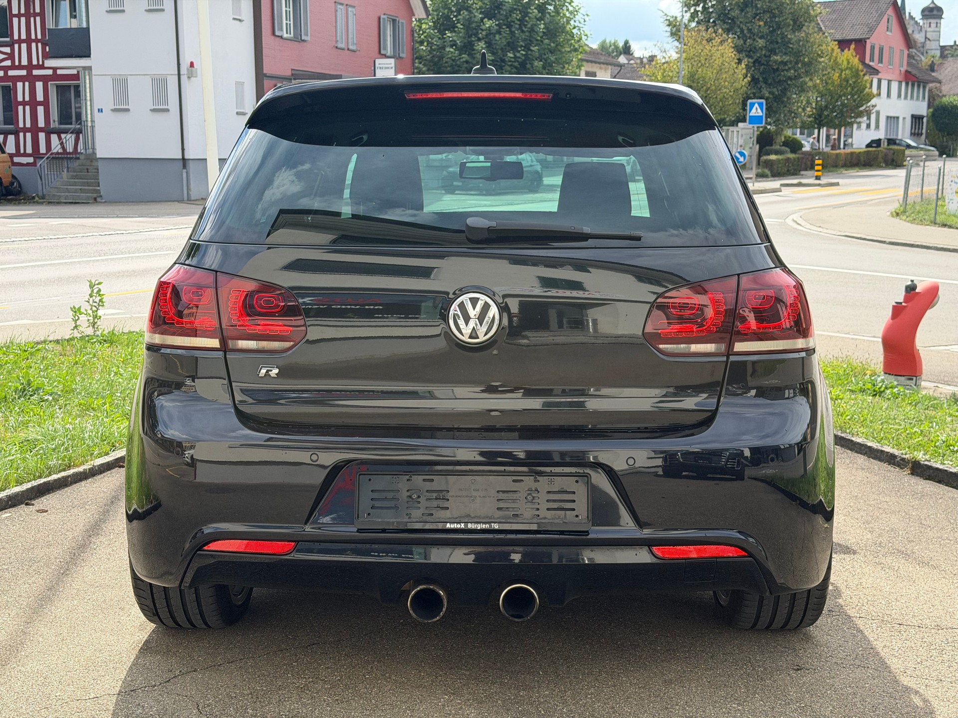 VW Golf 2.0 TSI R 4Motion DSG-image-8