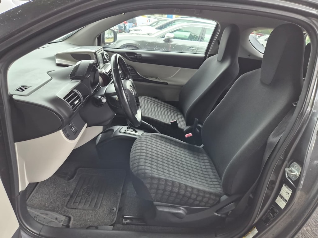 TOYOTA iQ 1.33 Dual VVT-i Linea Luna Multidrive-image-7