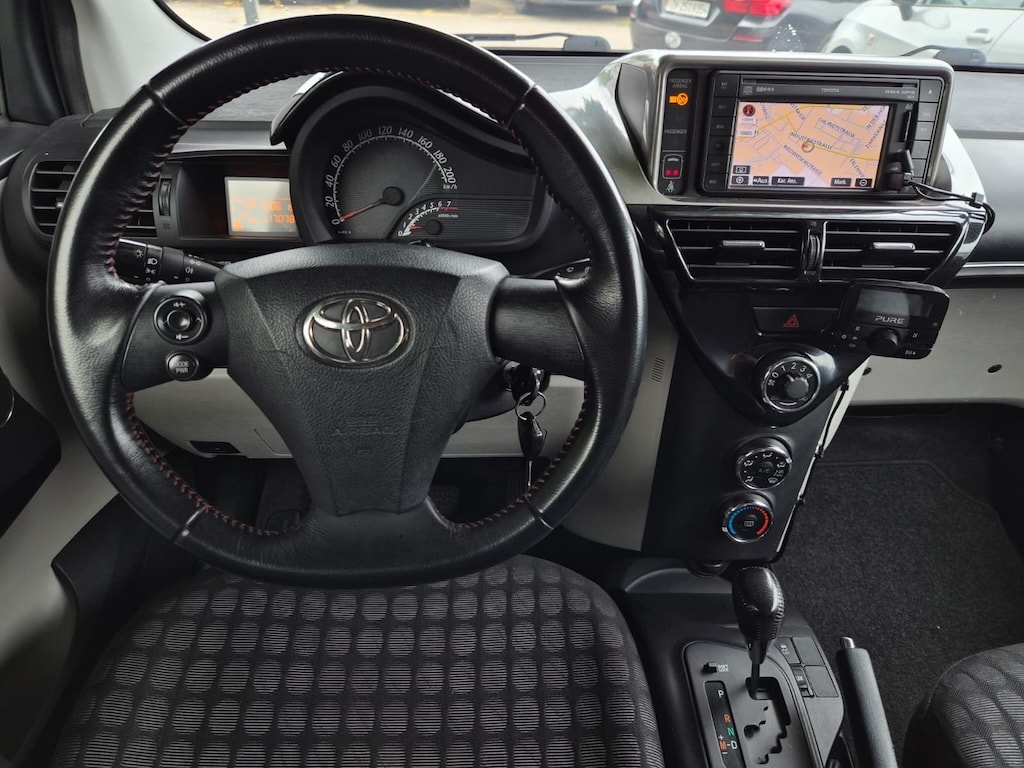 TOYOTA iQ 1.33 Dual VVT-i Linea Luna Multidrive-image-11