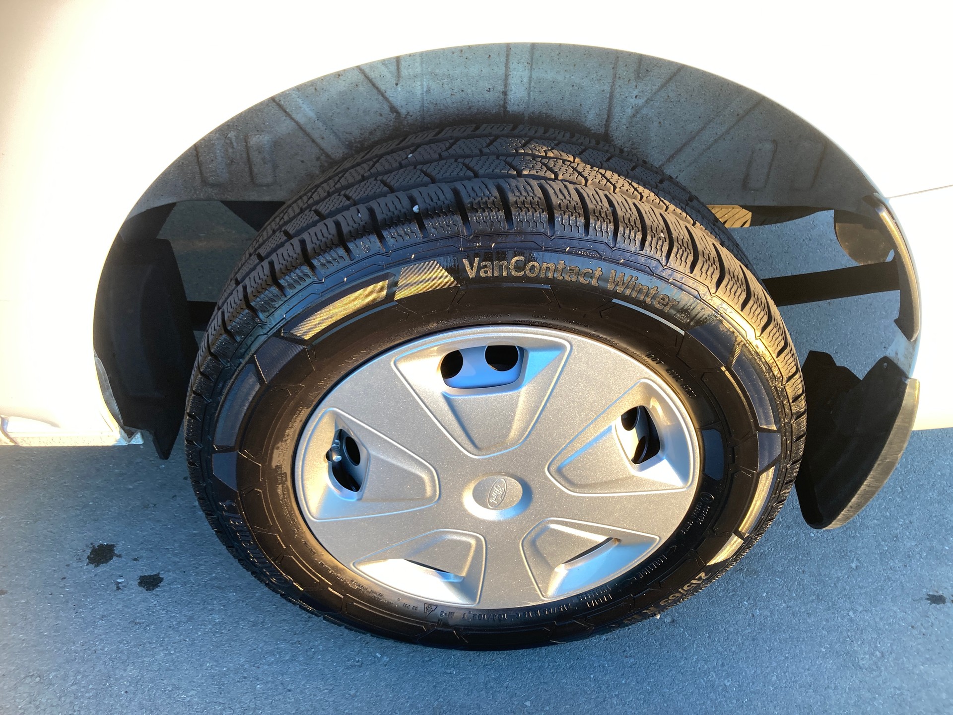 FORD Transit Custom Van 300 L1H1 Trend mit Anhängerkupplung-image-7