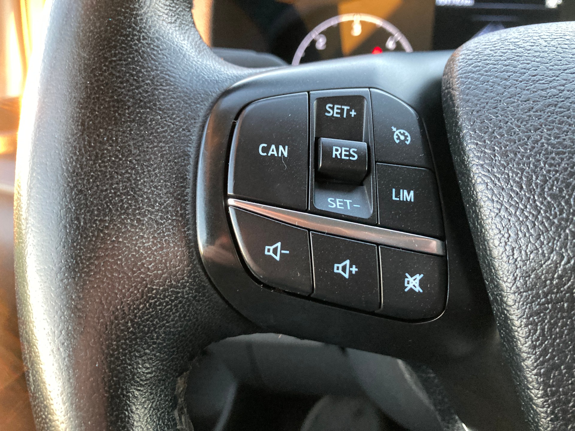 FORD Transit Custom Van 300 L1H1 Trend mit Anhängerkupplung-image-13