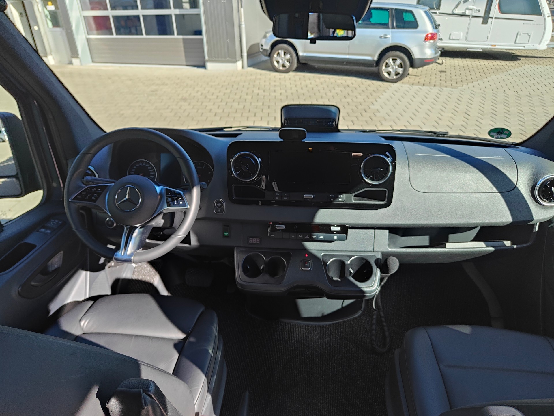 MERCEDES-BENZ 519 VIP Midibus-image-3