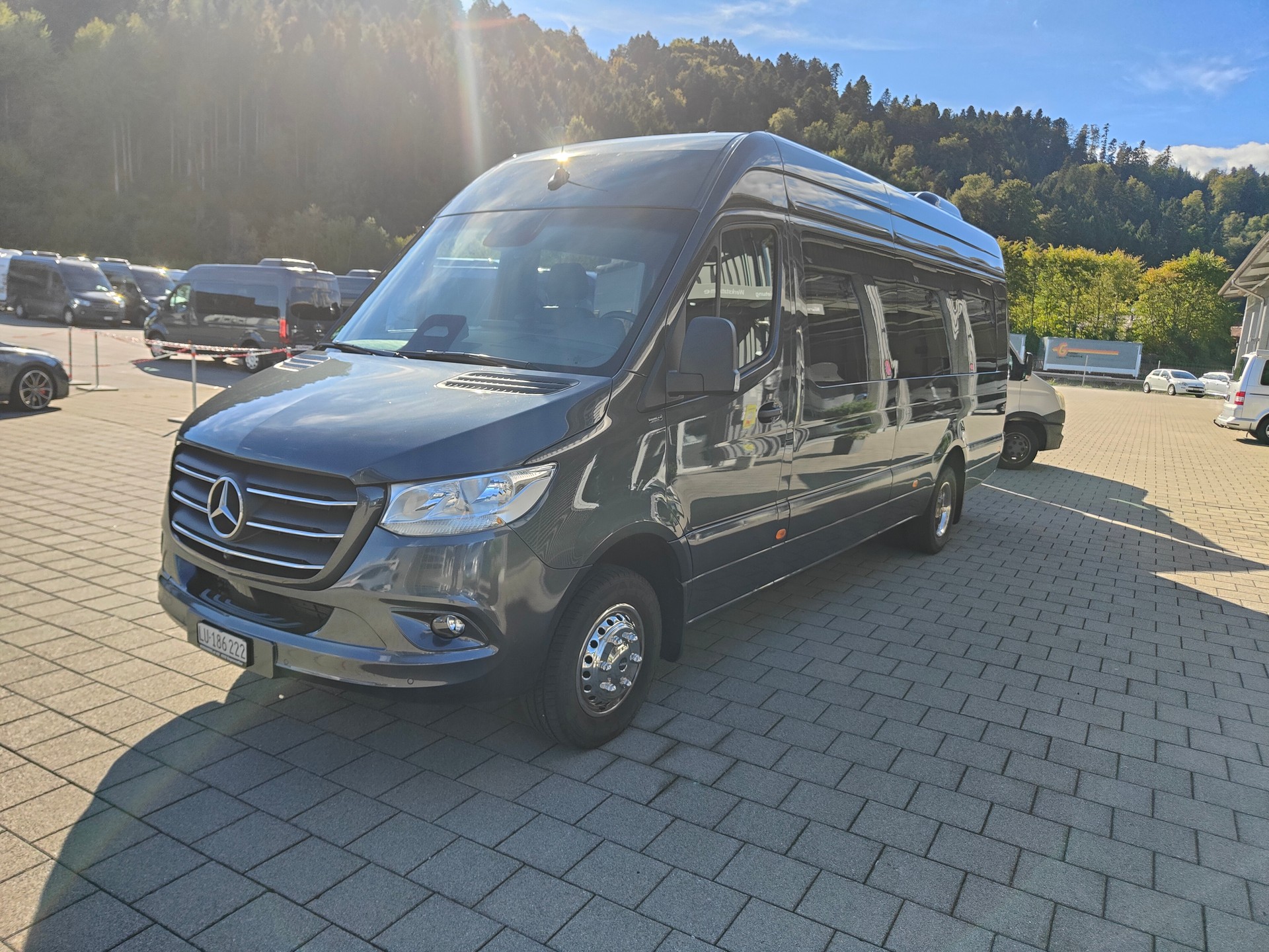MERCEDES-BENZ 519 VIP Midibus-image-2