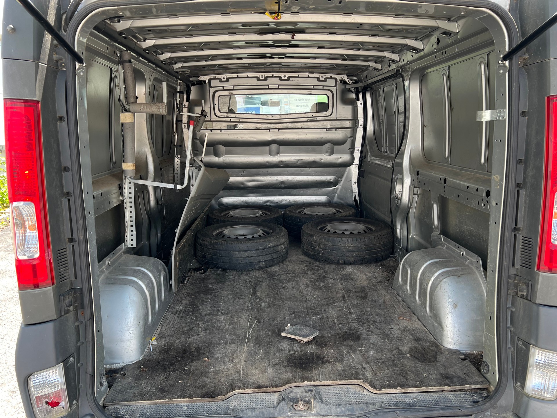 OPEL Vivaro 2.5 CDTI 2.9t L2H1-image-6
