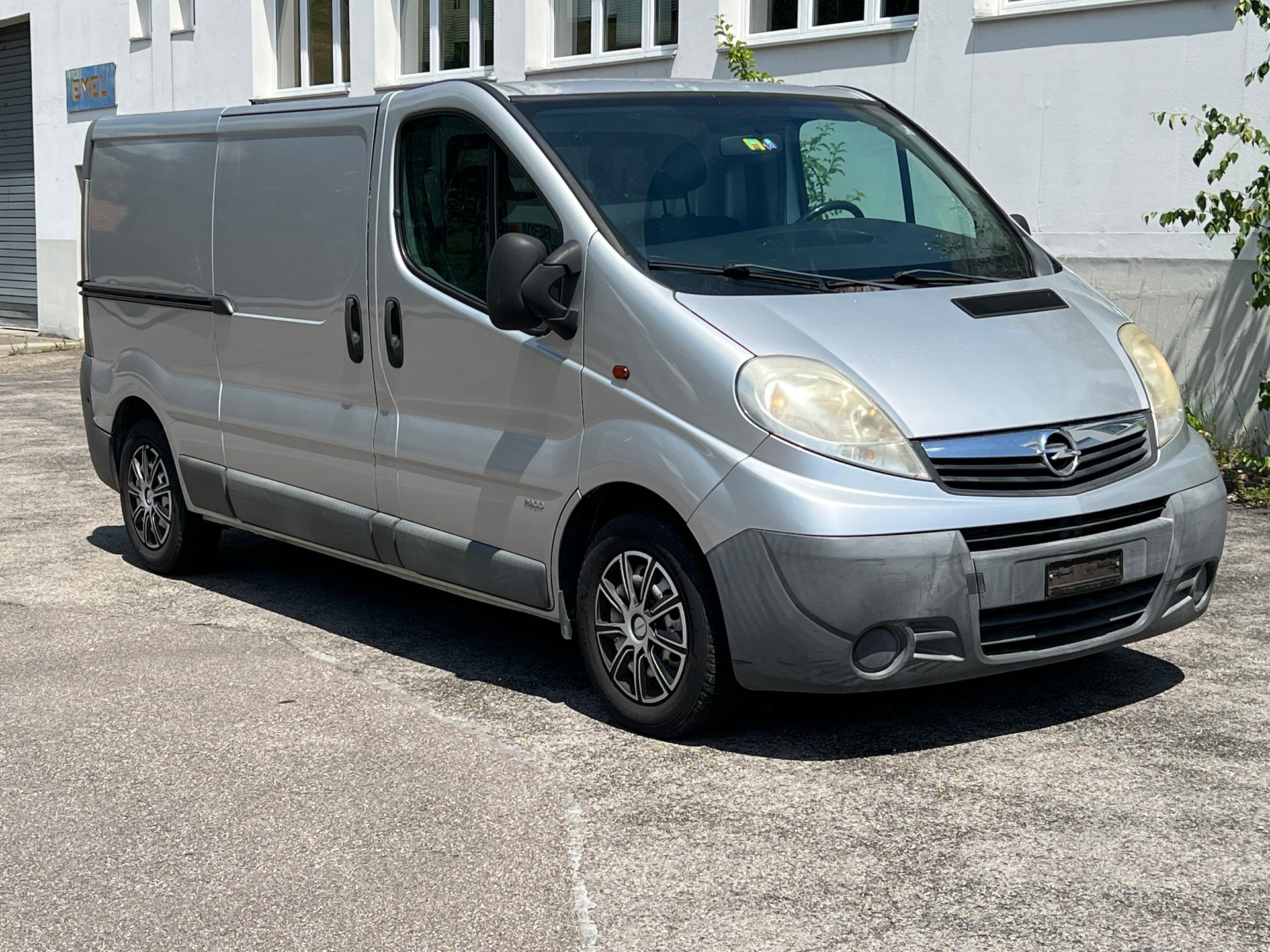 OPEL Vivaro 2.5 CDTI 2.9t L2H1-image-2
