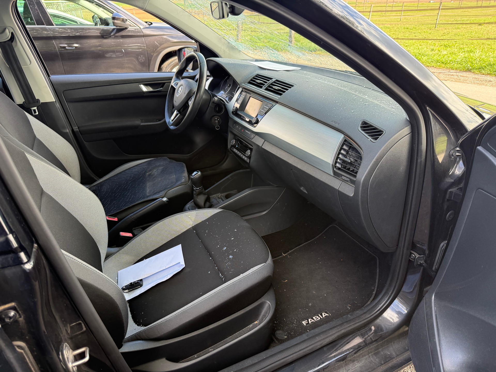 SKODA Fabia 1.2 TSI Ambition-image-8