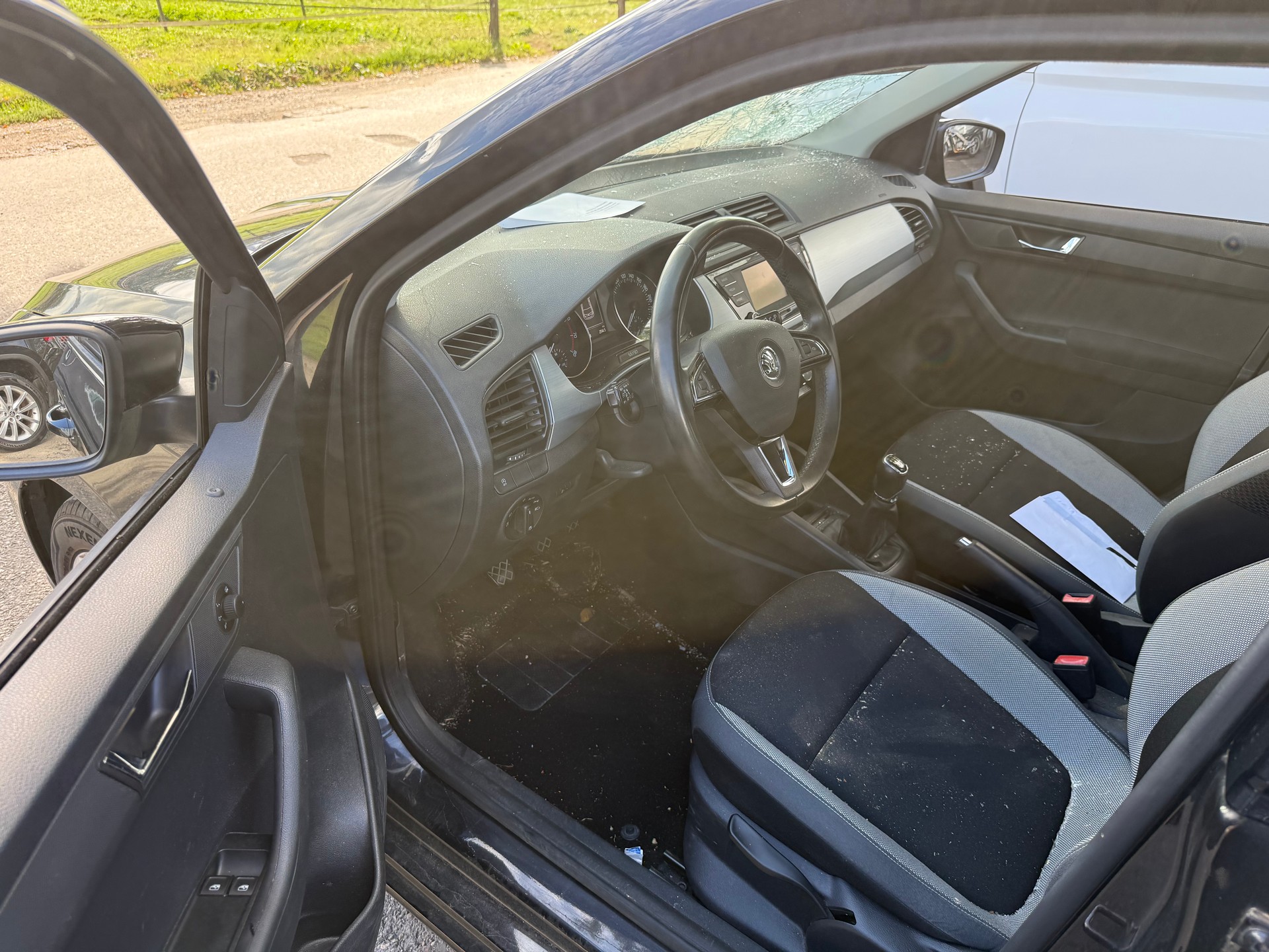 SKODA Fabia 1.2 TSI Ambition-image-10