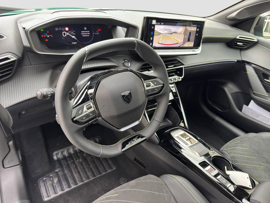 PEUGEOT 208 1.2 Hybrid 145 GT Exclusive-image-9